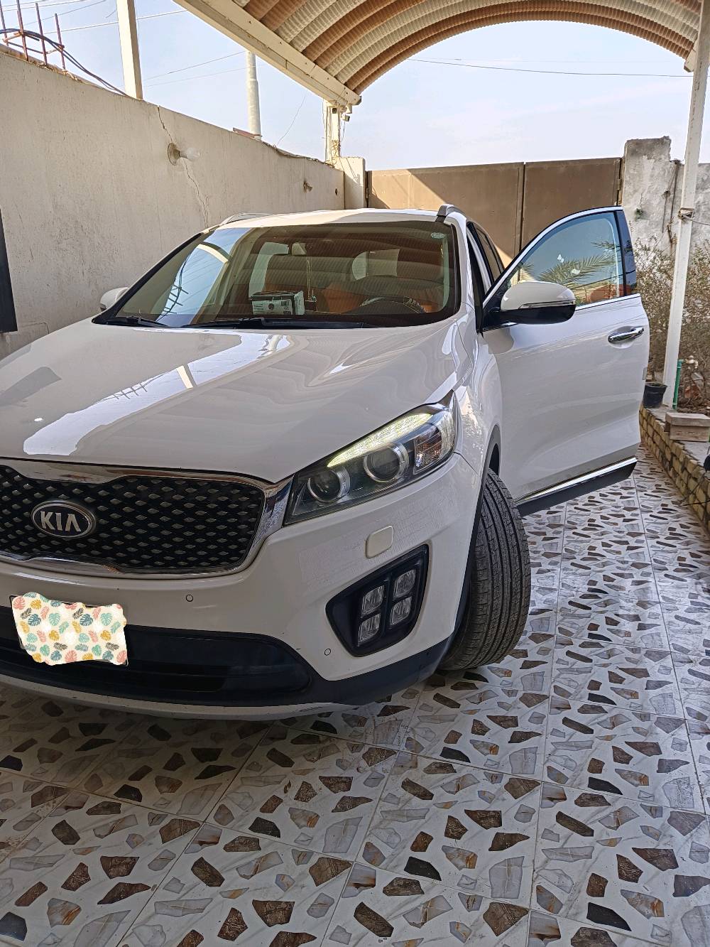 السلام عليكم (للبيع)
سورنتو مديل 2018.  خليجي  مكفوله كفاله عامه  عدا رصعه بلصندوق موضح بل صور  وبارد شبر  بل باب الخلفي 
6سلندر3500. 7راكب رقم اربيل هزه وسنويه جديده ل 2030  
السياره خير من لله 
موصفاتها  كامله عدا البنوراما  ..صندوق كهربائي ..شاشه كبيره
حساسات امامي خلفي كلهن شغالات تبريد 3قطع منفصل 
بصمه فتح وقفل .. ترحيب بل مري  ..مري شفط وباقي المواصفات معروفه 
ماشيه 85.  
اسبير بعده منازل كتلوكات كلهن موجودات 
مكاني بصره قضاء المدينه 
السعر 235 وبي مجال قليل حك الجيه 
اتصل على الرقم ***********