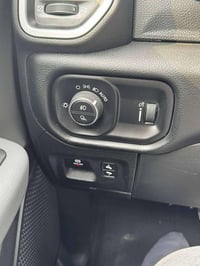 رام 2022 للبيع أو مراوس باقل محرك 8 سلندر 5700 السعر 240 بك هورن باب ق...