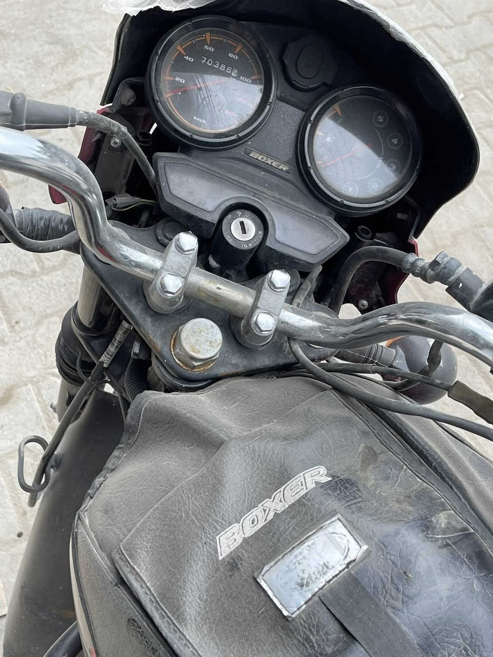 بوكسر جبلي للبيع سنويا ورقم بسمي قبل اشهر طلعته موديل ٢٣مفتوحه مره وحده تجفيت شركه مناقصه شي عله ايدي صار ٣اشهر تارك دلفري ورد ابيع سعر قفل مليونين العنوان ابي الخصيب مهجران عل شارع ***********
