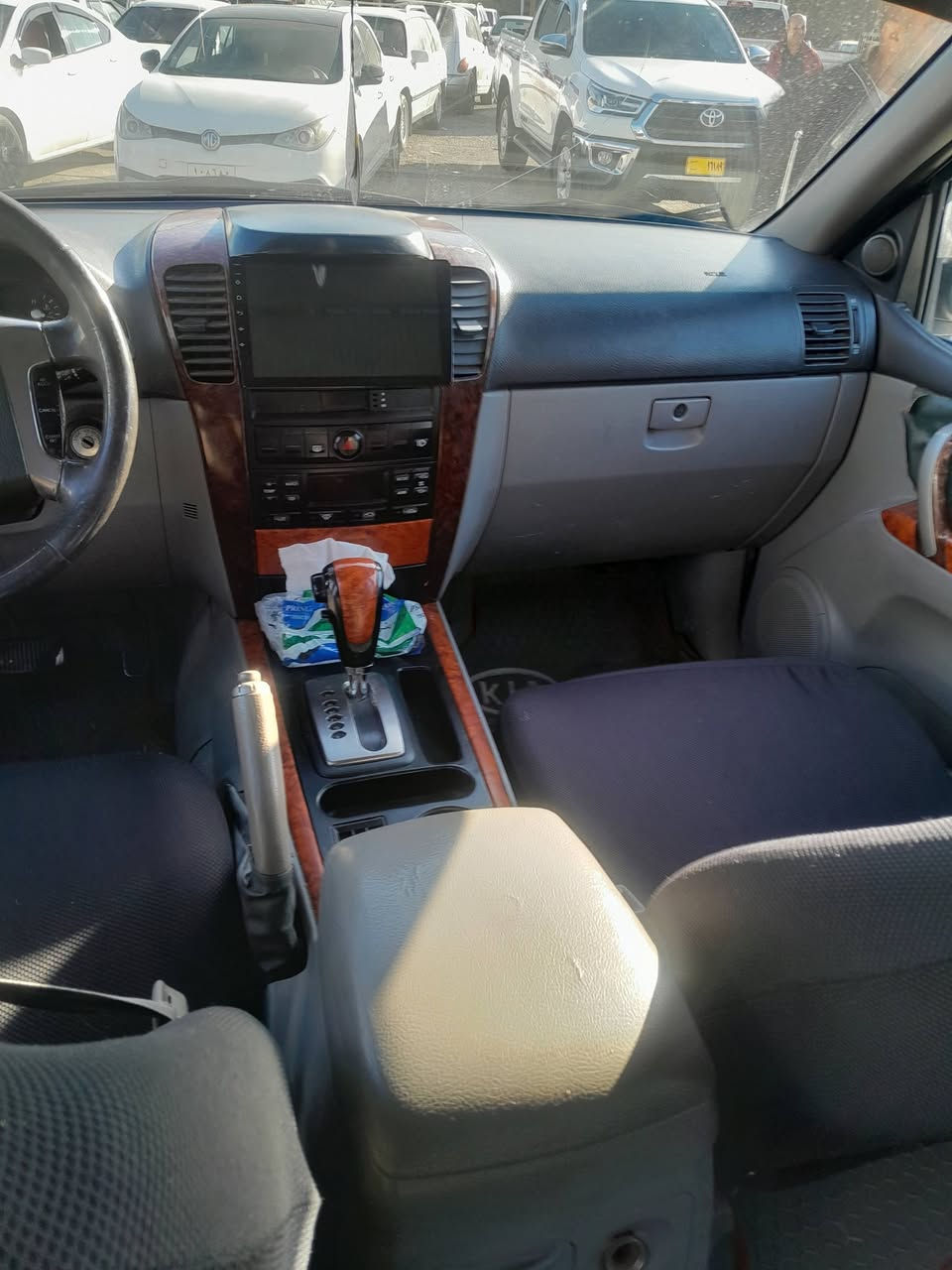 كيا سورينتو ٢٠٠٤ فول سعر ٧٥ مجال ٧ وه رقه غرامه نزل من سعر خمس قطعه سبخ بدون زربه بدون داخلي رقم ***********
