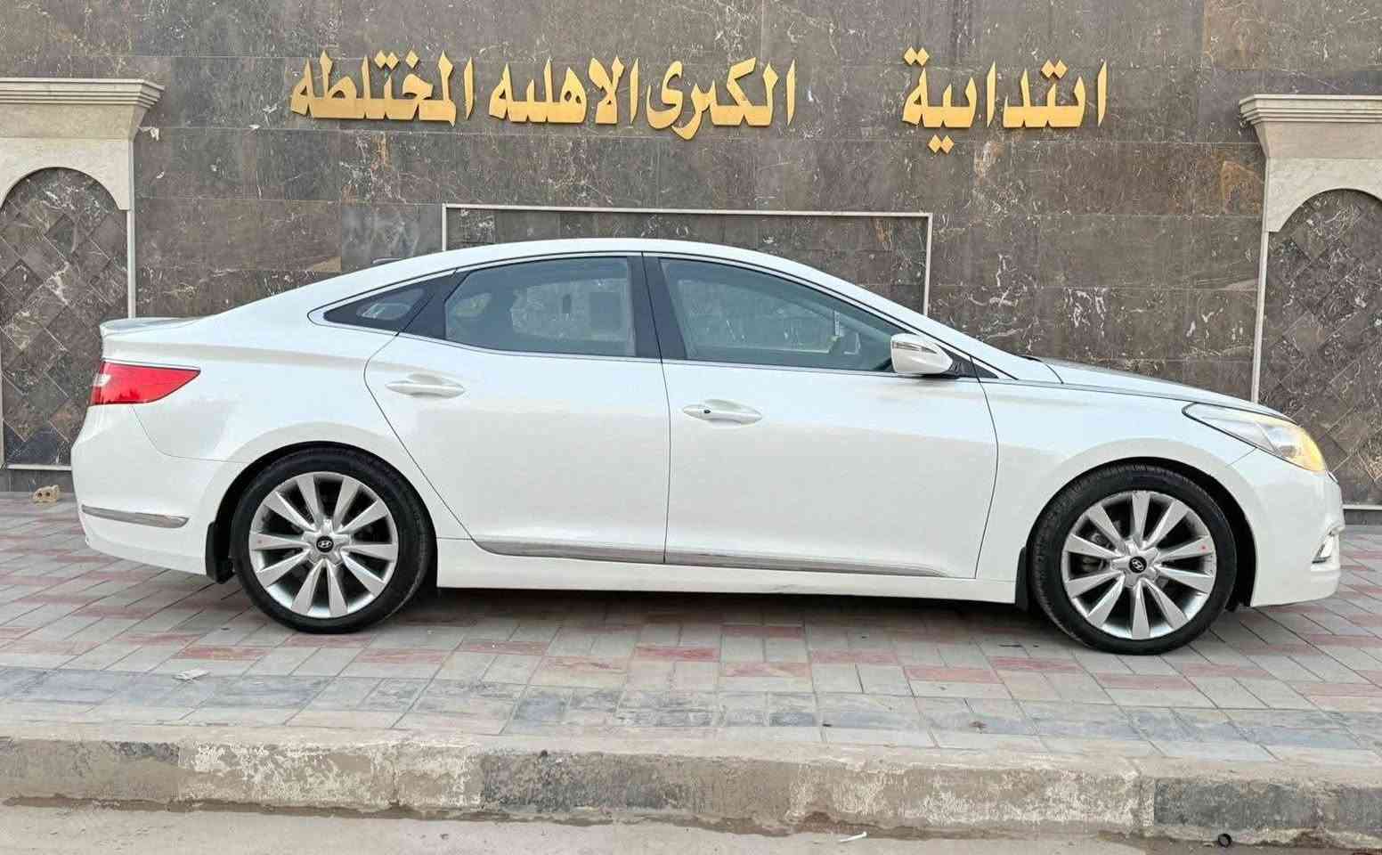 ازيرا  2015 فول مواصفات اخت الزيرووو 
ماشية 86ألف كم حقيقي
المحرك 6 المرغوب مكفوله 
- رقم بغداد 
بسمي شخصياااا تحويل جديد 
والكير والكهربائيات مكفوله
بيها صبغ الجاملغ الخلفي فقط 
والجاملغ المامي الساىق امبدال اصلي 
المواصفات السياره

🟪 السعر  :: الطلب في التعليقات ويوصلك مباشرة ✍️ 📩

فول مواصفات ( فتحة سقف بانوراما، كراسي جلد. وتحكم كهرباء سايق والراكب وتسخين
مقاعد ، حساسات اصطفاف ، بصمة ابواب ،، تبريد قطعتين، ويل .19 .5ويل كب ستائر جانبية. 
وباقي مواصفات الأزيرا معروفة الفول 
السيارة احلة من الصور
مكان السيارة بغداد 

رقم صاحب سياره ***********
‏
