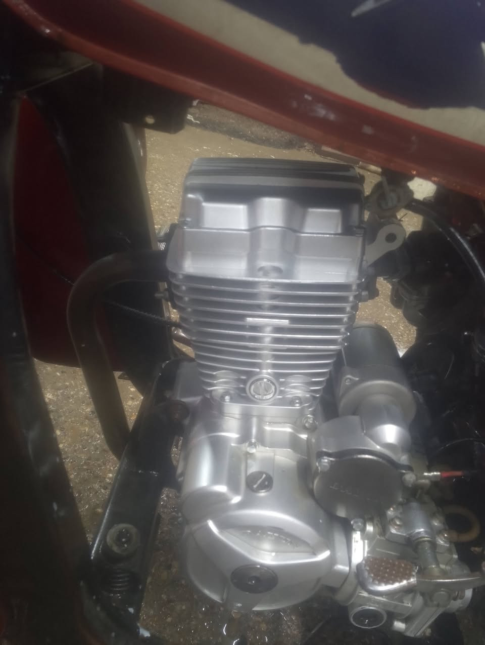 السلام عليكم ستوته دايوند2017
تفاصيل المكينه والاكسل حديث مال 26ستوته متعوب عليه مابيهه نقص من ايدك للشارع السعر 1,600وبيهه مجال حك الجيه/***********
