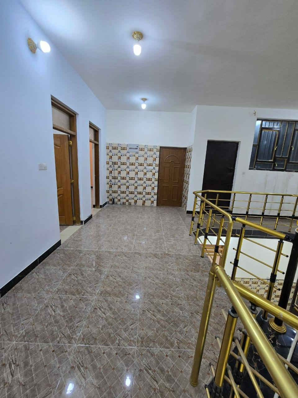 للبيع بيت ٢٠٠م طابو صرف تحويل ثاني يوم طابقين الحي العسكري خلف المستوصف الصجي بالشارع المقابل للمدرسه ٣غرف ارضيه مرمر جدران سيراميك اسباني البناء درجة أولى
للتواصل 
***********
***********
