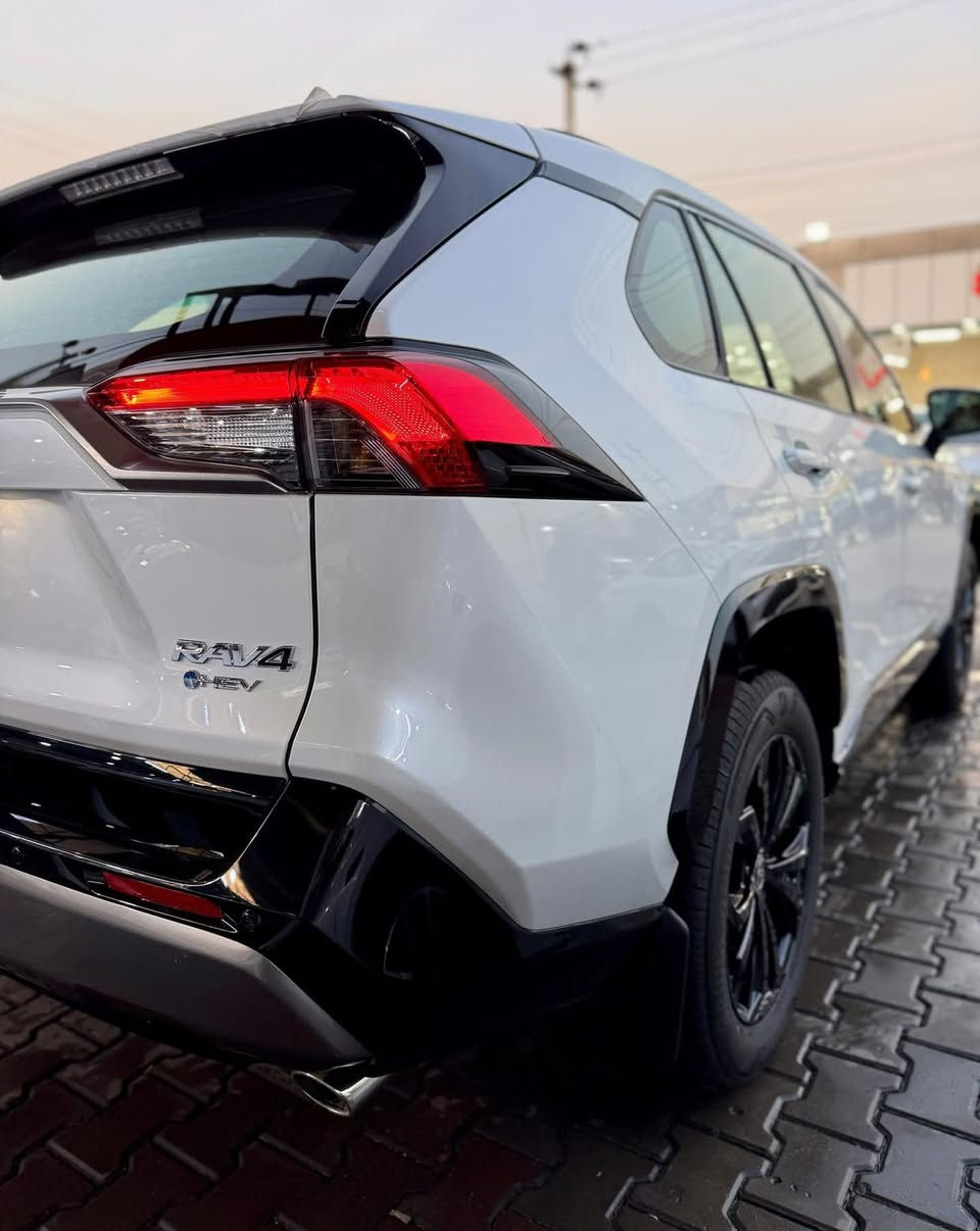 تويوتا راف فور هايبرد بلاك إديشن للبيع 🚗

🔹 ياباني أصلي
🔹 وارد عبد اللطيف جميل
🔹 فول مواصفات – Black Edition
🔹 الموديل: 2025
🔹 اللون: أبيض
🔹 ناقل الحركة: أوتوماتيك
🔹 الوقود: هايبرد (بنزين + كهرباء)
🔹 العداد: زيرو – وكالة

✅ سيارة جديدة بالكامل
✅ اقتصادية جدًا في الوقود
✅ جاهزة للتسليم الفوري
✅ تقبل الفحص في الوكالة

‼️ لمعرفه السعر علق برقم 1 ‼️

📍 الموقع : بغداد - معارض البياع - الشارع الرئيسي

⏰ اوقات الدوام جميع ايام الاسبوع 
من الـ 10 صباحاً الى الـ 9:30 مساءً  

📞 للتواصل : 
***********/ ***********‬
*********** / ***********
