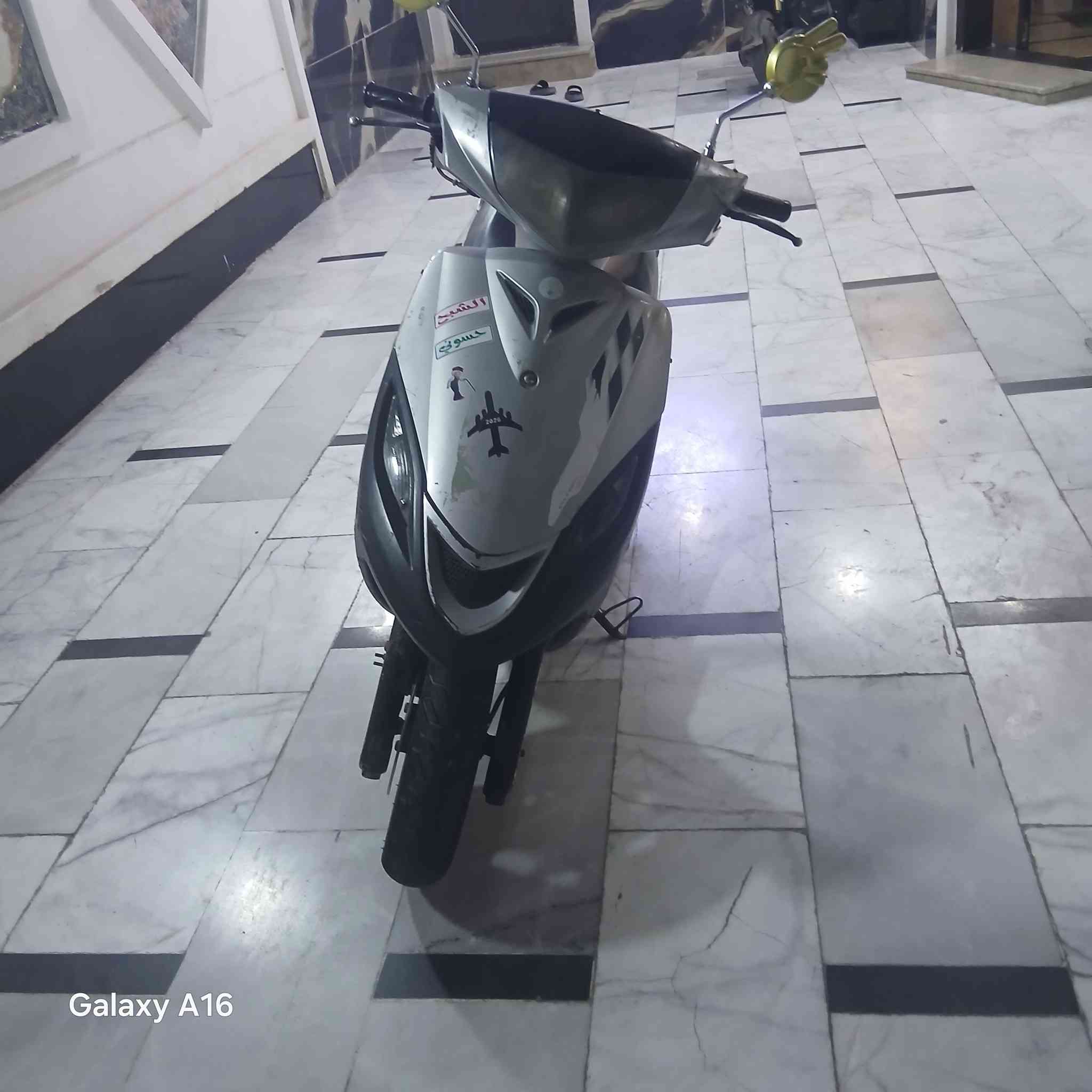 السلام عليكم دراجه ماكس للبيع ٣٥٠مكاني بغدادجسر ديالى***********
