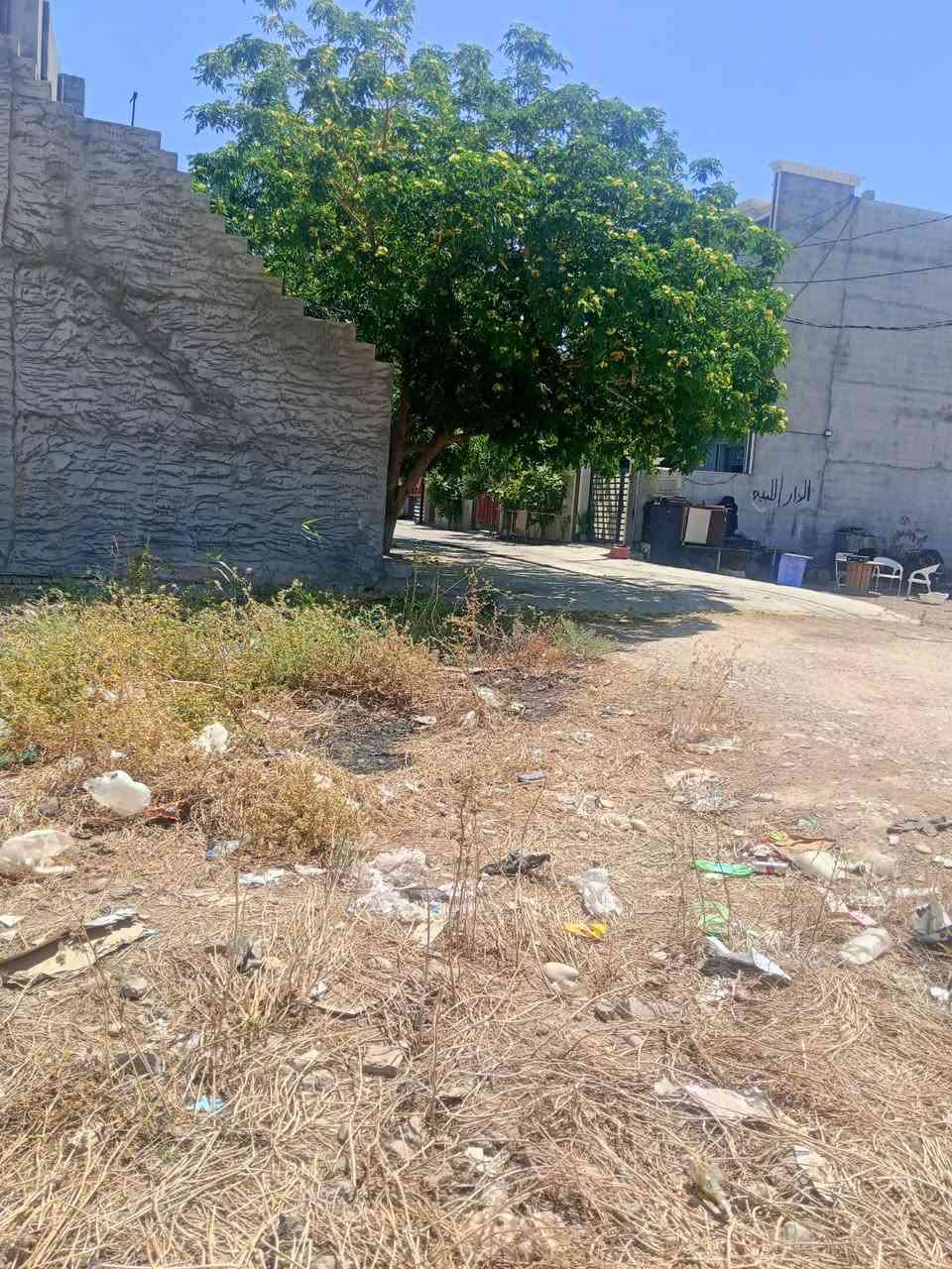 كاع للبيع 200م طابو زراعي قريب من ملعب جديد وقريب من مجمع حجي حازم سعر 26بي مجال هاتف ***********
