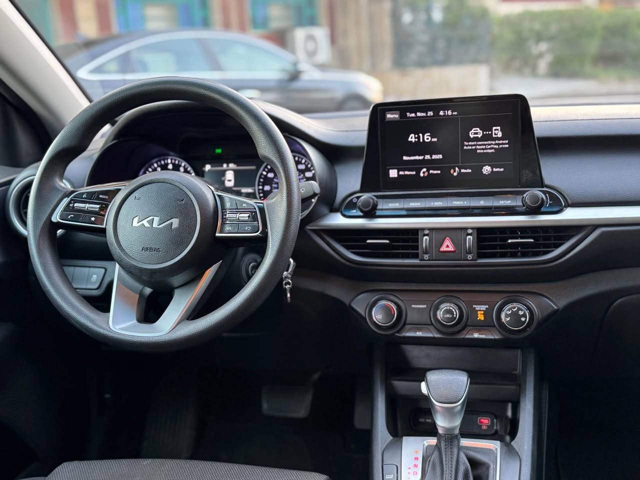 سلام عليكم 
للبيع كيا فورتي 2024 ترقيم جديد 
مكانها بغداد 
شراي يتصل *********** 
مكينه 2000 دوش 
مواصفات اعتياديه 
ماشيه 40 
السياره جديده كلش وبدون ايرباك 
بدون دواخل بيها فقط بنيد مبدل
سعر 152 بغداد, العراق
