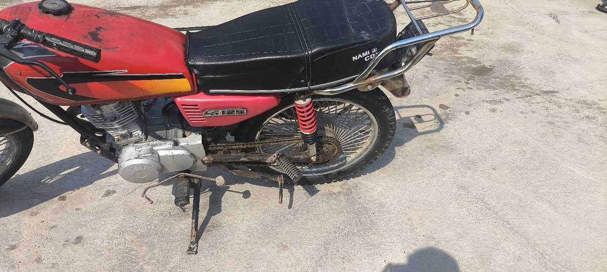 السلام عليكم دراجه اربعه كير كلك مكلف بل نشر سعر 200وبيه مجال مثل ما موضح بل صوره ل ***********
