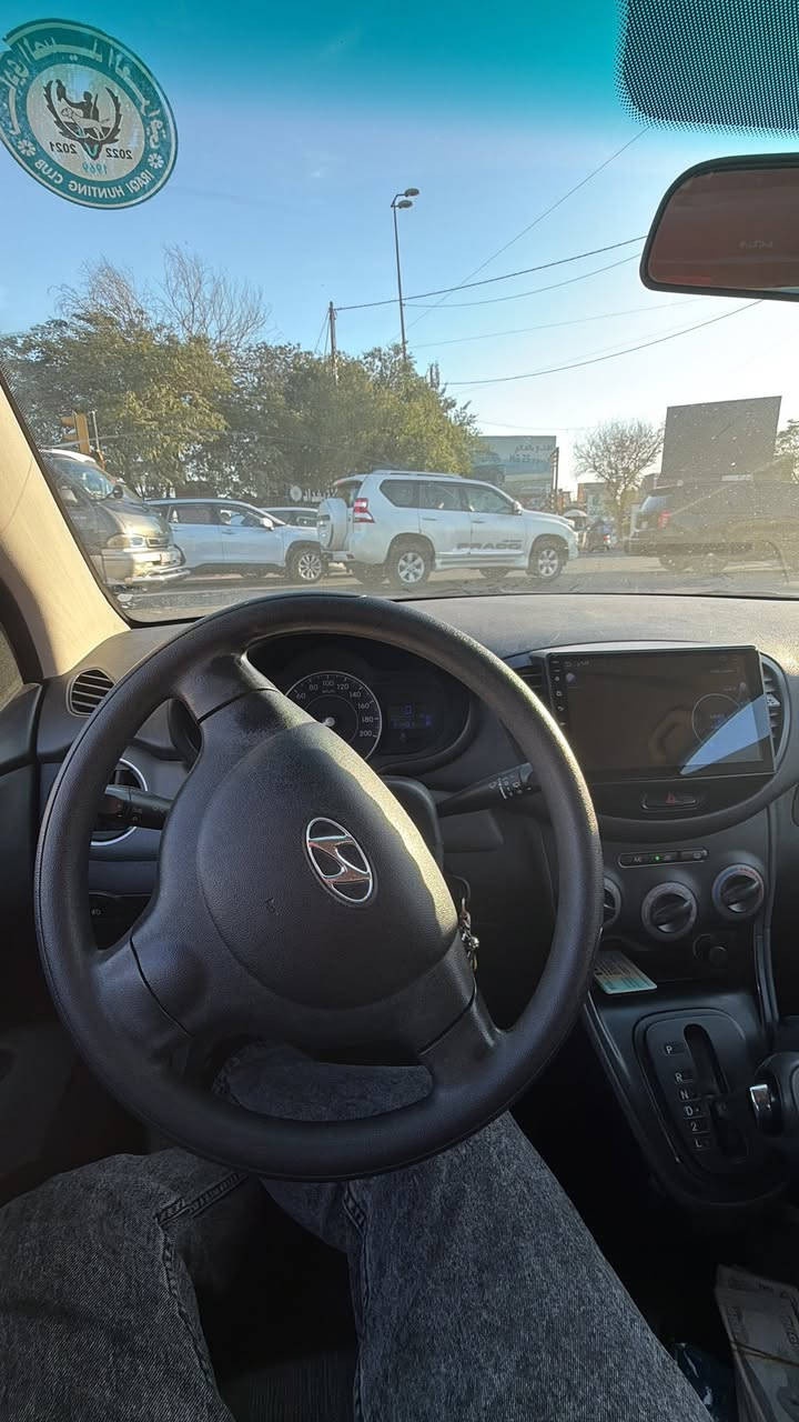 السلام عليكم سيارة هونداي i10 موديل ٢٠١٦بيها ٣ قطع صبغ جاملغ وبنيد وباب خلفي البنيد اثر جراد والباقي طخطخات سيارة جديدة على ايدنة غرامات صفر سنوية ولوحات جدد بسم اهلي تحويل مباشر سعر ٨٨ ورقة ***********
