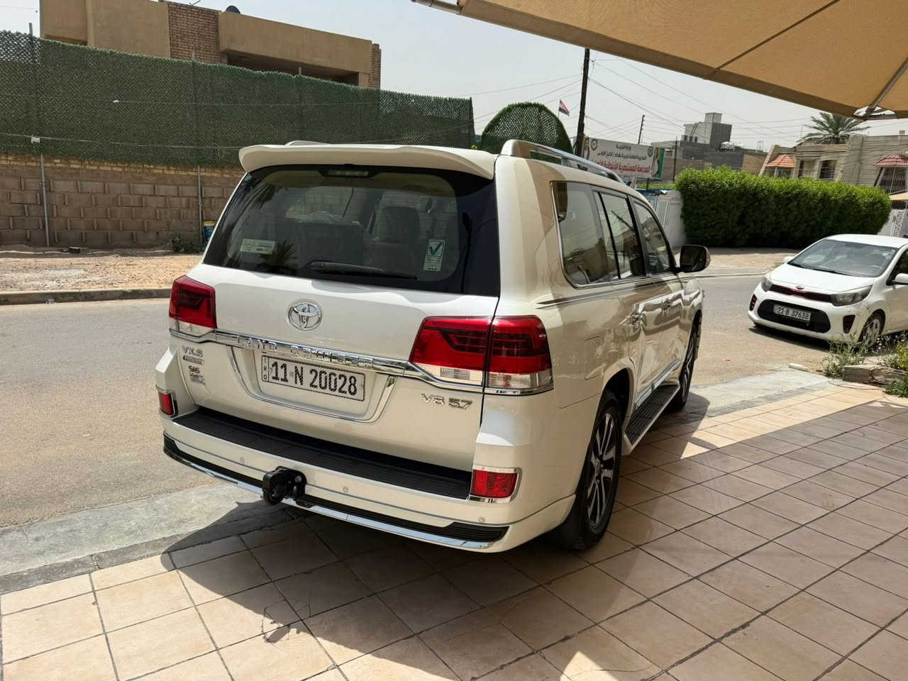 السلام عليكم 
لاند اكروز  2019 
فئه Gxr
مكينه v8.  4600
السياره ماشيه 65000
 السياره كفاله  
معروفه مواصفات Gxr 
 السياره مكانها بغداد
 رقم الهاتف :***********
سعر السياره. 530$
