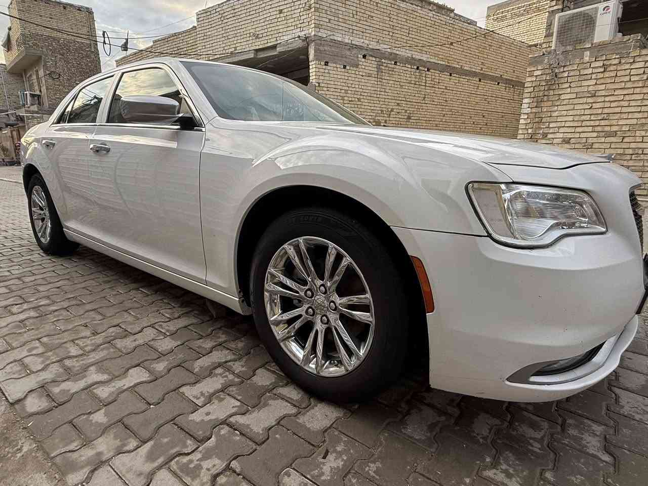 سلام عليكم
اوباما موديل 16 موصفات    C.   سياره كفاله  داخل عسلي عده رصعه مرجعها بارد غيرها كفاله من كلشي لا تبديل ولا صبغ حداديه جديده امامي خلفي تخم تايره جديد 
رقم سلمانيه. بسمي. السعر 255 وبيها مجال 
عنوان بغداد هـ***********
