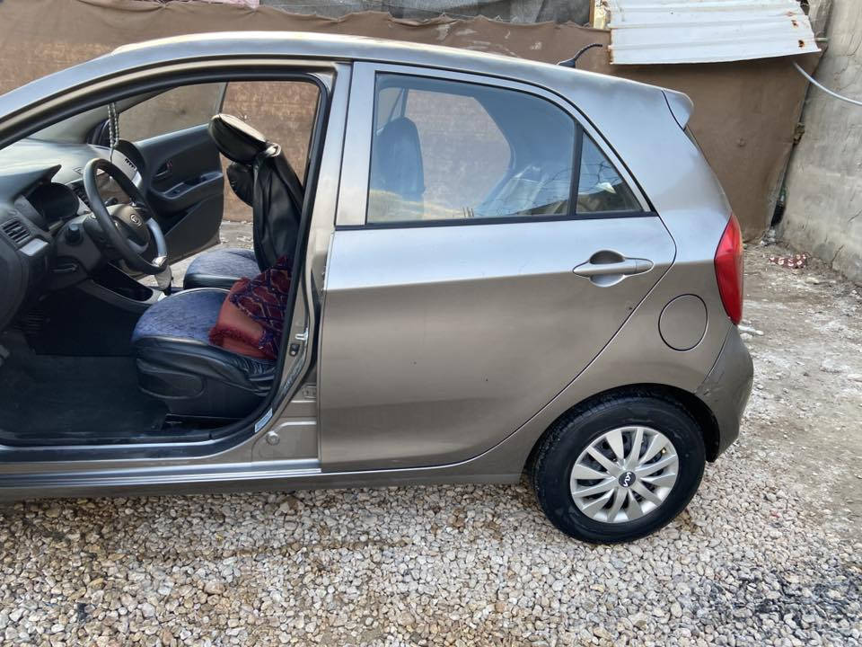 سلام عليكم بيكانتو 2012
خليجي سياره نضيفه ماشيه 67 كيلو متر ساره تبريد خير من الله حداديه جديده تخم تايرات الاستفسار *********** السعر خاص
