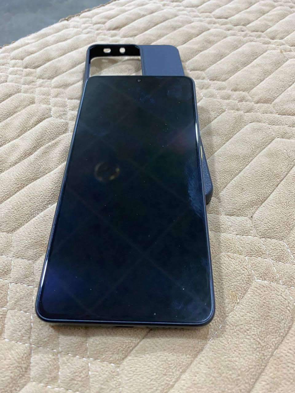 السلام عليكم 
Poco x7 pro. 5G
بوكو اكس 7 برو للبيع 
الجهاز مستخدم شي قليل 

كامل ملحقات.        ذاكره 256/12

120 فريم جميع الالعاب 
 
✅ معالج حديث  8400-Ultra‏
ا
✅ كاميرا 50+8 ميكا بكسل 

✅ بطارية 6000 ملي أمبير 
 
✅ شحن سريع 90 واط
سعر ٤٢٥
او مراوس ويه الترا
***********
كركوك

