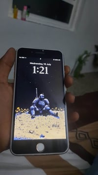 ايفون ٨ بلس • ٦٤ • ظهر مكسور