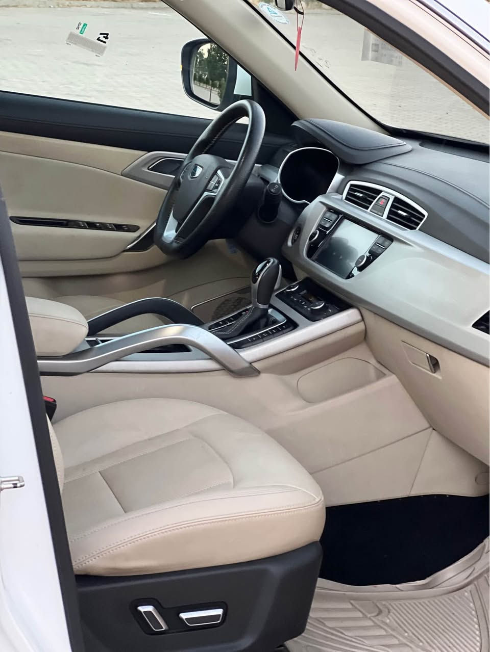 ***********  سليمانى 
١٠٨ $ قوفل قوفليتى 
🚙 جیلی ئێم گراند (Geely Emgrand X7 Sport)   مەکینە ٢.٤ بيلاد گيرو مه كينه كامرى نه كراوه ته وه هيچيان 
مۆدێل: ٢٠٢٠ فول ماسه فات 
گێڕ: ئۆتۆماتیک و عادی.
٦٣ هەزار رۆیشتە
ته حويلو خرامه و هه مو شتى به شه رت  
سپيرى دا نه گيراوه و كامل عه شياى شه ريكه ى ماوه 
 بێ بۆیاخ، بێ دەعم بي سارد  (سەیارەیەکی زۆر پاکە).
 پانوراما  و سلاید 
کوشن جلد ناو زه رد + کوشن کارەبایی.
 بەسمە هه ردو به سمه م ى شه ريكه ى ماوه + برێک بەسمە ؤتو هولد و تراكشن و يكو و سپورت
ئاوينه ى ئه خه وى ته حديد سورعه و سوكان فوليوم  
 حاسەی پێش و دوا + کامێرای .
 فڵچە و لایت ئۆتۆ 
*********** السليمانية, العراق

