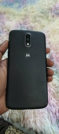 موتورلا • ٦٤ جيجا • توصيل