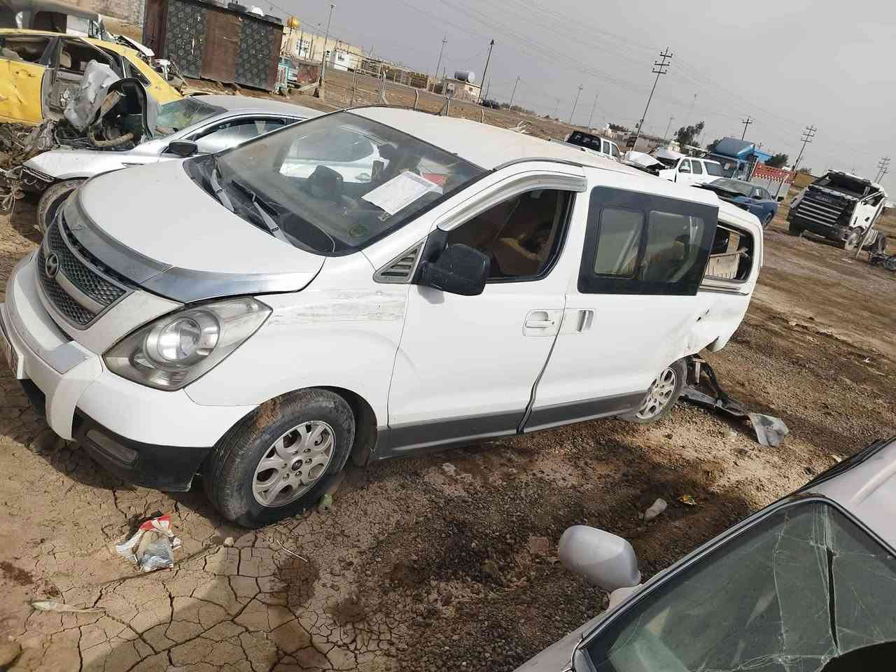 السلام عليكم ستاركس 2010سابقن مكفوله ابيعهه على حادثهه سنويه مجدده مصفره من كلشي *********** مكانه بابل شوملي
