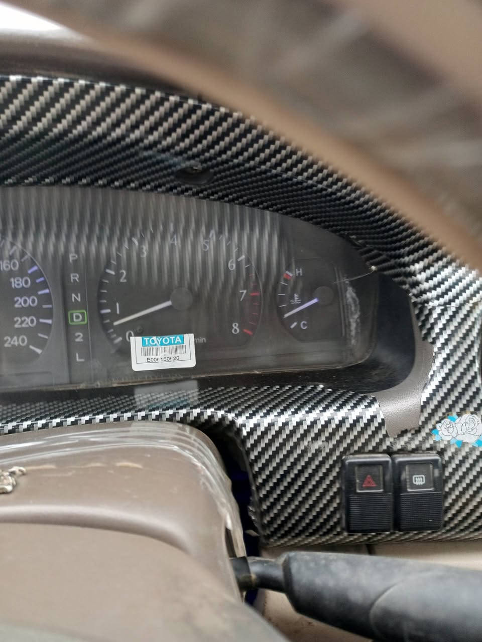 السلام عليكم 
مازدا 2001 كير ومحرك كامري 2000 ابو الجف المرغوب حداديه اماميه قبل فتره شديتها تخم تاير صار اسبوع شديته تبريد عوزه غاز فقط شرط غاز فقط دواخلها كلش نضيفه ترايك للموصل ... سعرها 36 ترهم مراوس 
رقمها ألماني وجاي اشتغل برقمها الانكليزي ***********
