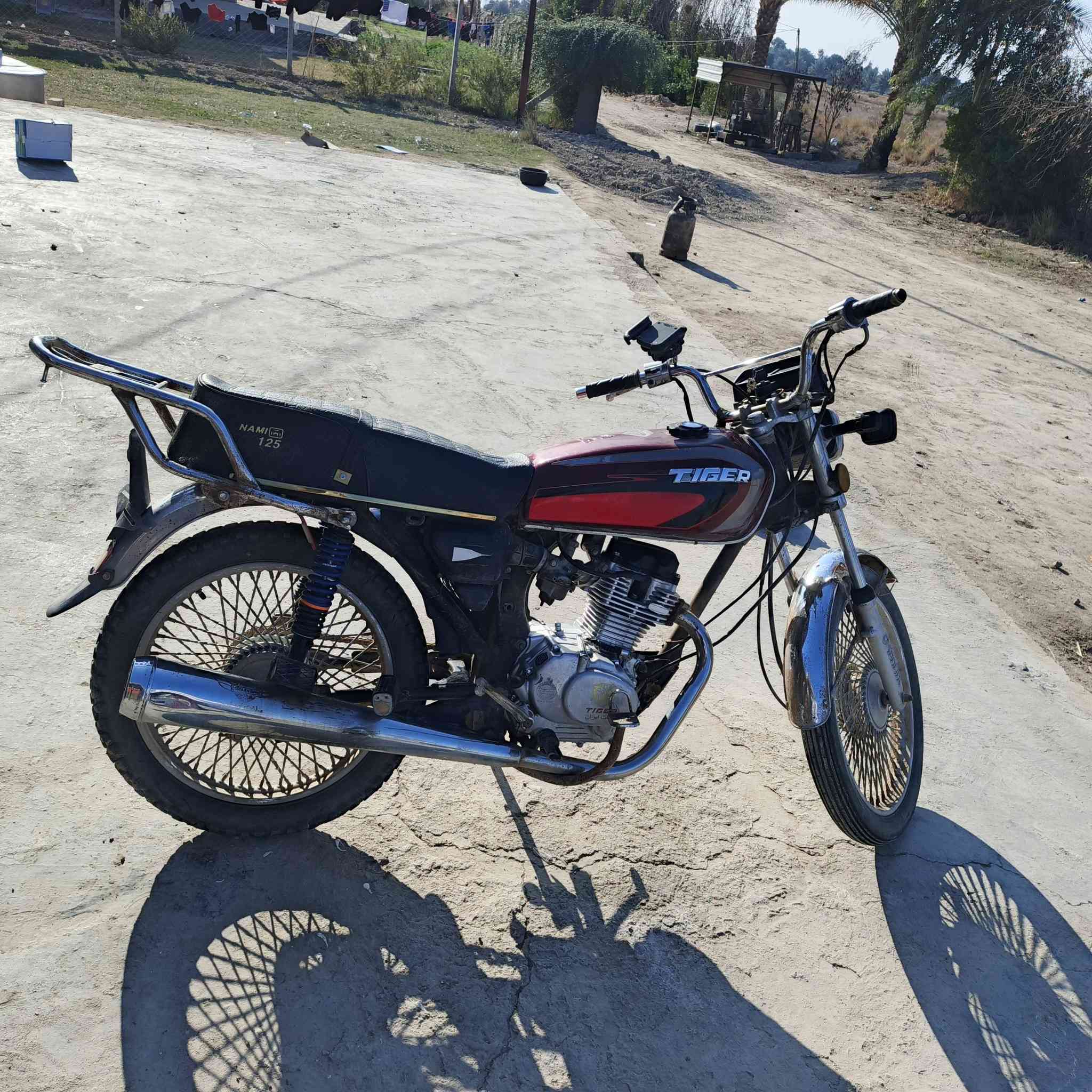 السلام عليكم مرخصت لادمن دراجه تايكر ٢١ اوراق اصولي محرك نظيف مال شغل دراجه يحتاجله تريبات بسيطه ب350 وبيه مجال لشراي مكاني لقاسم ***********
