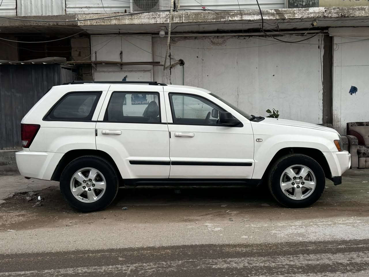 جيب لاريدو ٢٠٠٧ مكينه ٦ سلندر ٣٧٠٠ التو ويل المرغوب بدون كص او تلاعب او تحوير على وضع الشركه صبغ عام وكفاله عامه كير مكينه كهربائيات تدفئه تبريد 
كشنات كهرباء وشاشه وكروز كونترول وكلشي بي شغال 

 ضربتها جاملغ خلفي عكس السايق 
السياره رقم بغداد شرط التحويل

عارضها ب85 وبيها مجال حك الجيك

مكاني بغداد الكريعات

***********
