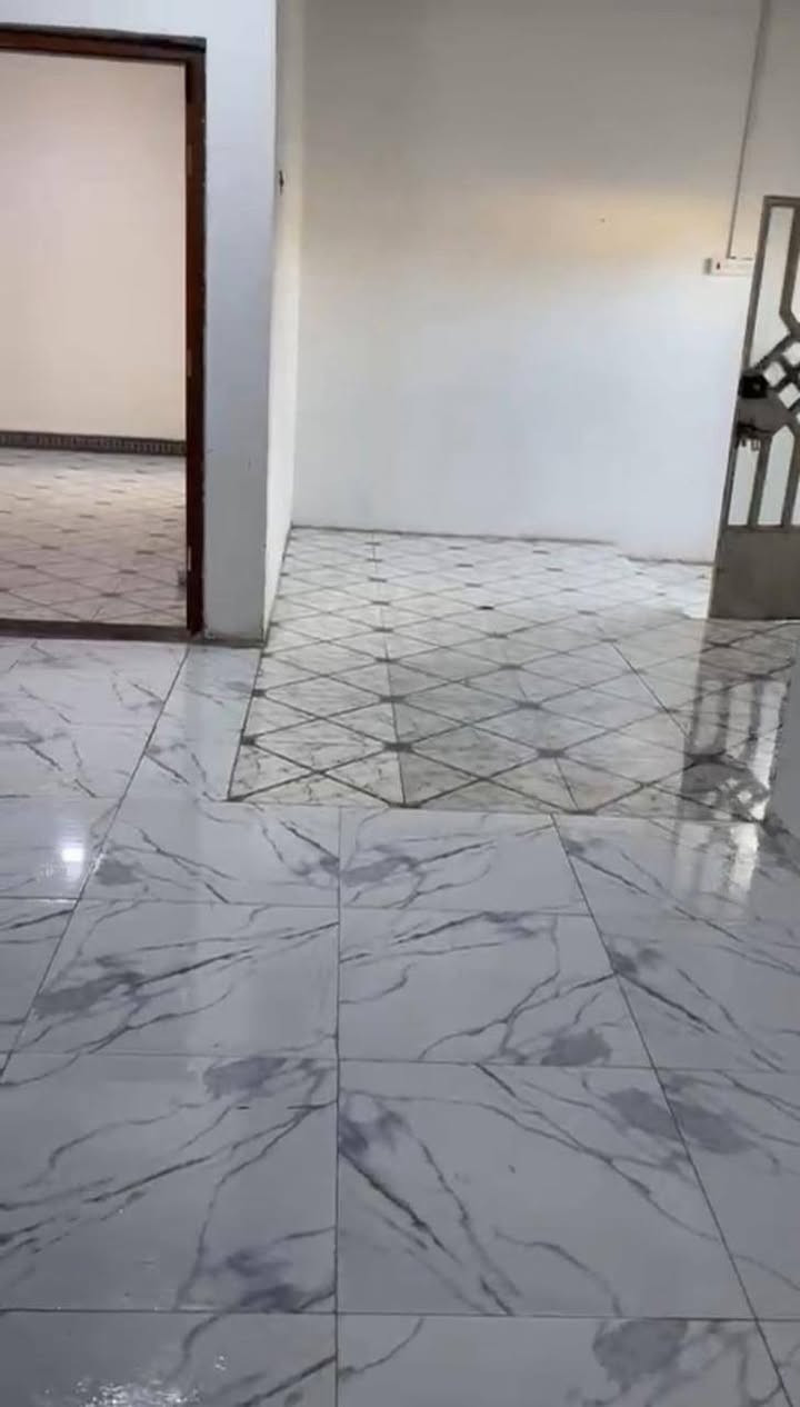 🏠شقه اجار قبله قرب مستشفى طفل🏠
تحتوي غرفتين كبار صاله مطبخ صحيات
اجار550☎️ ***********☎️
