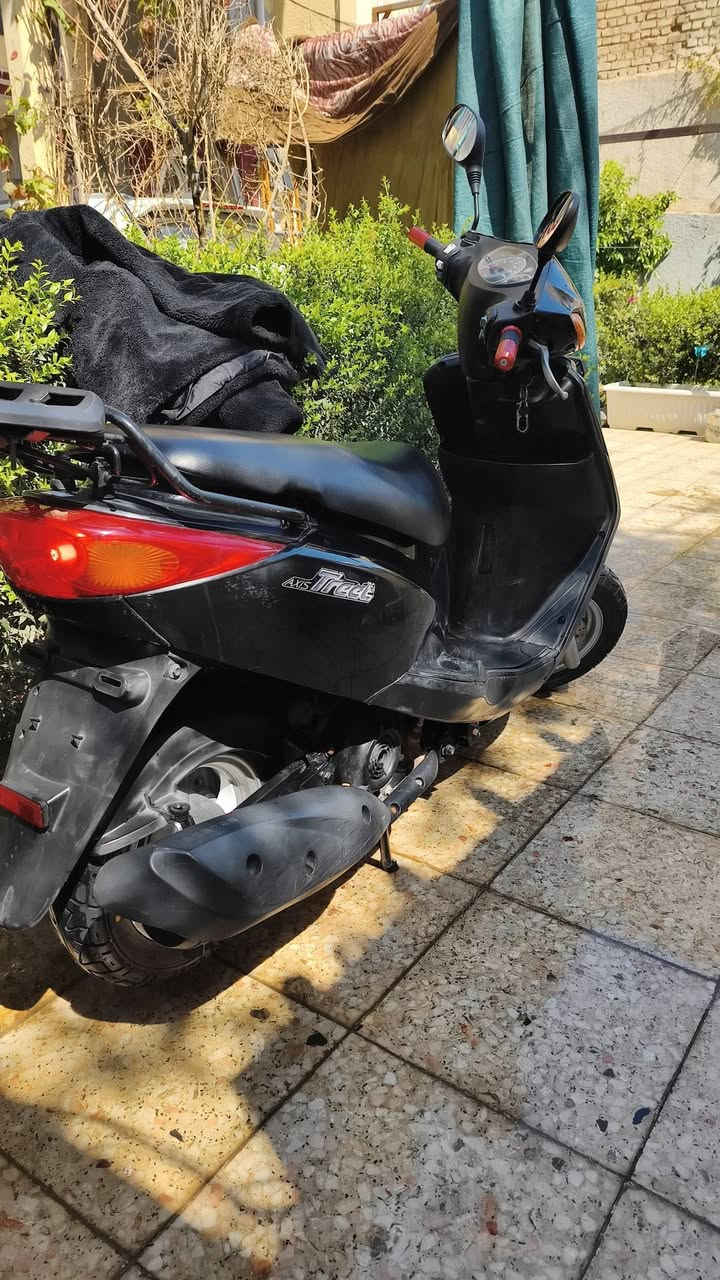 السلام عليكم
دراجه بريز نوزل

دراجه نضيفه شلعه معدل 

الله شاهد دهن وبانزين ما موكفتني 

دراجة كلهة عل بلاد

السعر: 950مستعجل عله بيعته 

العنوان : بغداد الحسينية الراشدية

الرقم: ***********
