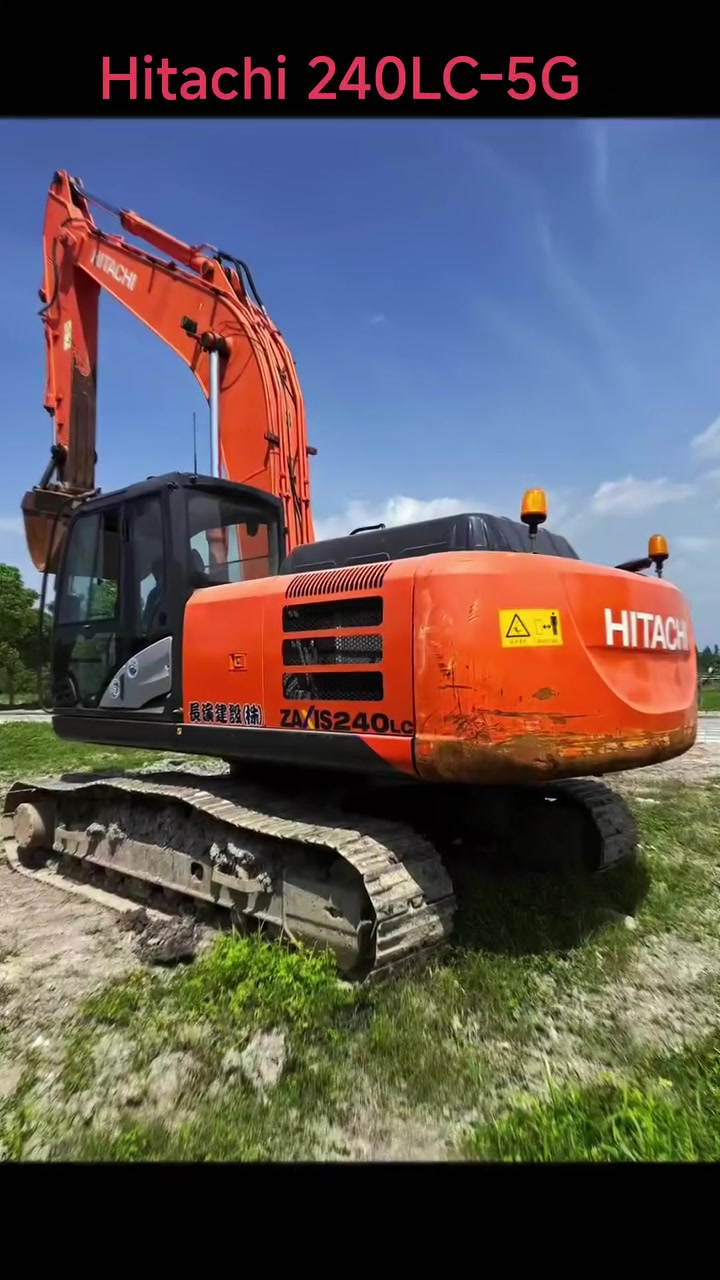 Perfect Hitachi 240LC-5G from Japan, the engine is at its peak, and the original paint is intact.


**إذا كنت صاحب هذا الإعلان وتريد حذفه لأي سبب، رجاءا أرسل رسالة إلى الدعم الفني**