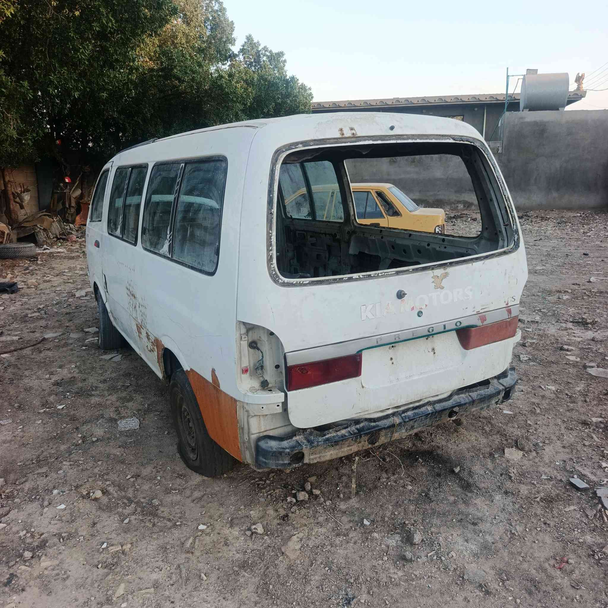 السلام عليكم بريجو موديل ٢٠٠٤مال مزاد كتاب ادوات ادوات سياره بيها شواصي شركه قطره لحيم ماكو كشرها بلاد صبغ ماكو بس هذني التصليحات محرك نضيف كير جديد السعر ٢٥ مكانها بغداد المعامل *********** أو ***********

