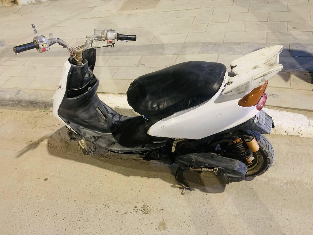 سلام عليكم دراجه عصفوري مفتوحه شغاله كلشي ما بيها  بس الكزوز ملاتها وصخ   السعر 150 وبيها شوي مجال مكاني قضاء المدينه  الرحمانيه ورا جسر الكرامه التواصل وتساب ***********
