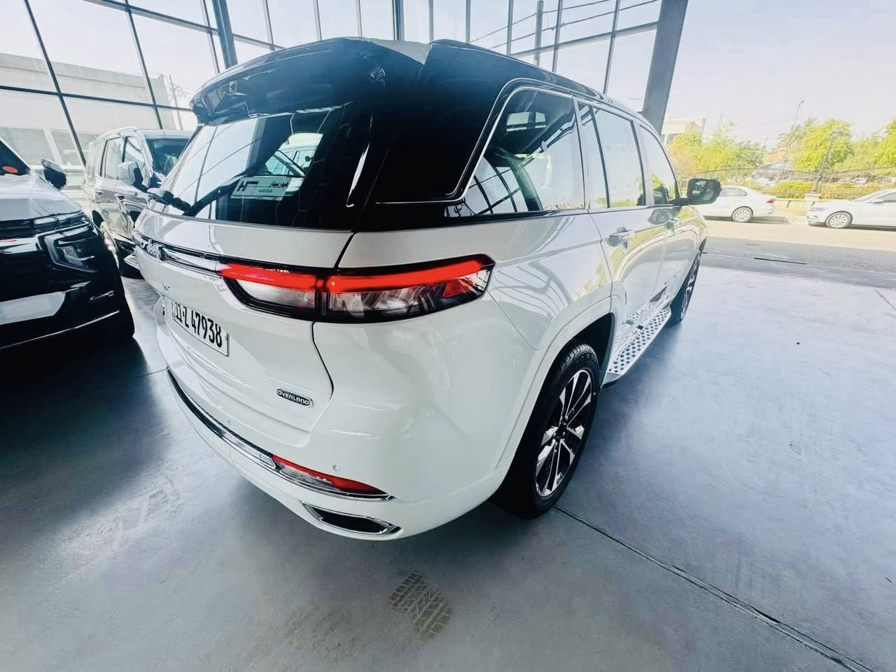 السلام عليكم زبائننا ومتابعينا الاعزاء جيب كراند شيروكي فئه الاوفر لاند (OVERLAND) (Two colors ) موديل 2024 تو كلر الجديدة كليا ماشية الفين ميل اعلى مواصفات خليجية وكالة هارلم 5 راكب محرك 3600 ضمان 3 سنوات او 60 الف مغلفة تغليف كامل من هي زيرو بتغليف ال 👈 PPF 👉 والتغليف بي ضمان 10 سنوات والسياره بعدها علوكالة مكفولة كفالة عامة كما موضح أدناه :
المواصفات فول 1/1 
توقف ذاتي رادارات جانبية وخلفية ورادار امامي 5 كامرات مع كامرة ليلية ونظام المنطقة العمياء فور ويل درايف
جكات امامية وخلفية
تدفئة وتبريد الكشنات ستيرن تدفئة
وداخل جلد الاسود الملكي المرغوب بصمة وتشغيل عن بعد 
وبانوراما وحساسات داتا شو مقاعد امامية تدليك وبقية المواصفات المعروفة : 
(1) مرقم بغداد الدولي الجديد
(2) الكبات والارضيات وعدة الاسعافات الاولية بعدهن ممستعملات مع باقي الملحقات 
(3) السيارة خاصعة للفحص والسونار من قبل مركز بدي كار يعني بيها تقرير شامل من ناحيه الصبغ والبارد والتبديل والكيلو متر والعقول والگير والمحرك وباقي التفاصيل 
(4) السيارة ام الضمان وخاضعة لشركة هارلم 
للاستفسار الاتصال
***********
***********
***********
رقم الادارة
***********
او زيارتنا بغداد معارض البياع معرض حيدر سيدار البياع الشارع الاول شارع الوكالات وتحياتنا للجميع .
