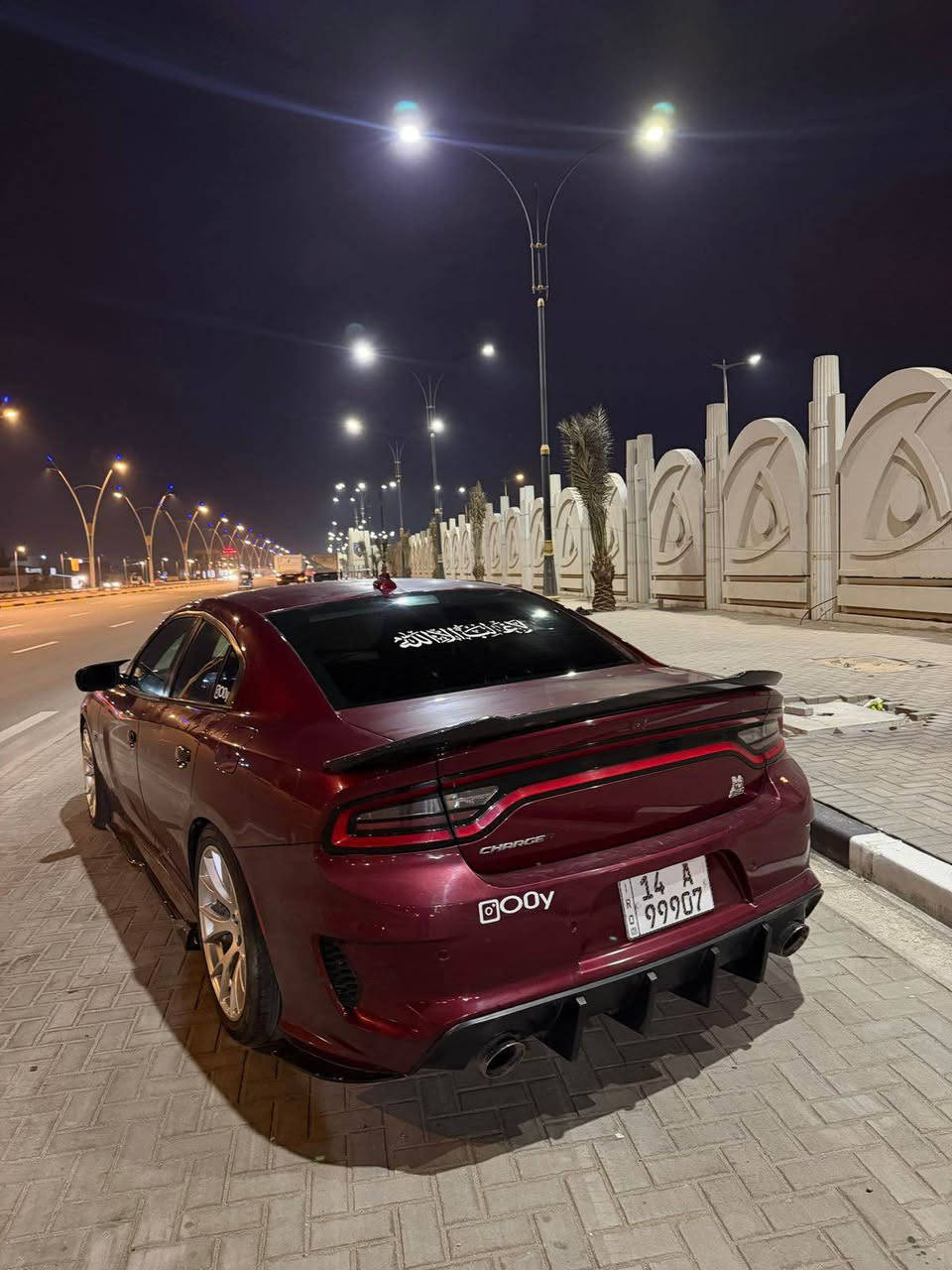 السلام عليكم كل عام وانتم بخير 
دوج جارجر هيمي موديل 2018 
سيارة وارد كندي داخله فقد جاملغ ضربه خفيفه بي وناشره بالمنشور 
وتم تبديل البنيد للشكل فقط خليت بنيد اصلي مالت srt
للعلم السيارة دعامياتها ثنينهن srt ومصروف عليها خير من الله ويلكب سعرة ٩٠٠$ 
برمجة يم مصطفى ايكل 
رقم بصرة تحويل 
علماً ان السيارة اصوليه وبأسمنه لا معلاية ولا شي 
والسيارة بعد احلى من الصور 
عليها صوت يخبل 
سعر السيارة ١٧٠ ورقة وبيها مجال للجناي  وماكو بهيج سعر
مكان السيارة بصرة ياسين خريبط
رقم الهاتف 
*********** البصرة, العراق
