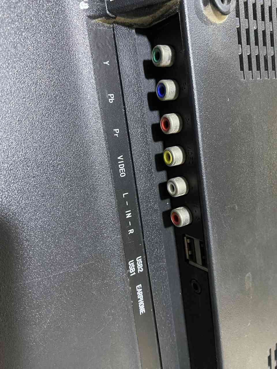 تيفي شاشة 32 ماركةيLIFE STYLE وةجبةي 1 زور باك و بي عةيبة شويني 2 HD هةية و شويني فلاشي هةية بة زةمان بو نرخ نامة بنيرن يان تيل بكةن ***********
