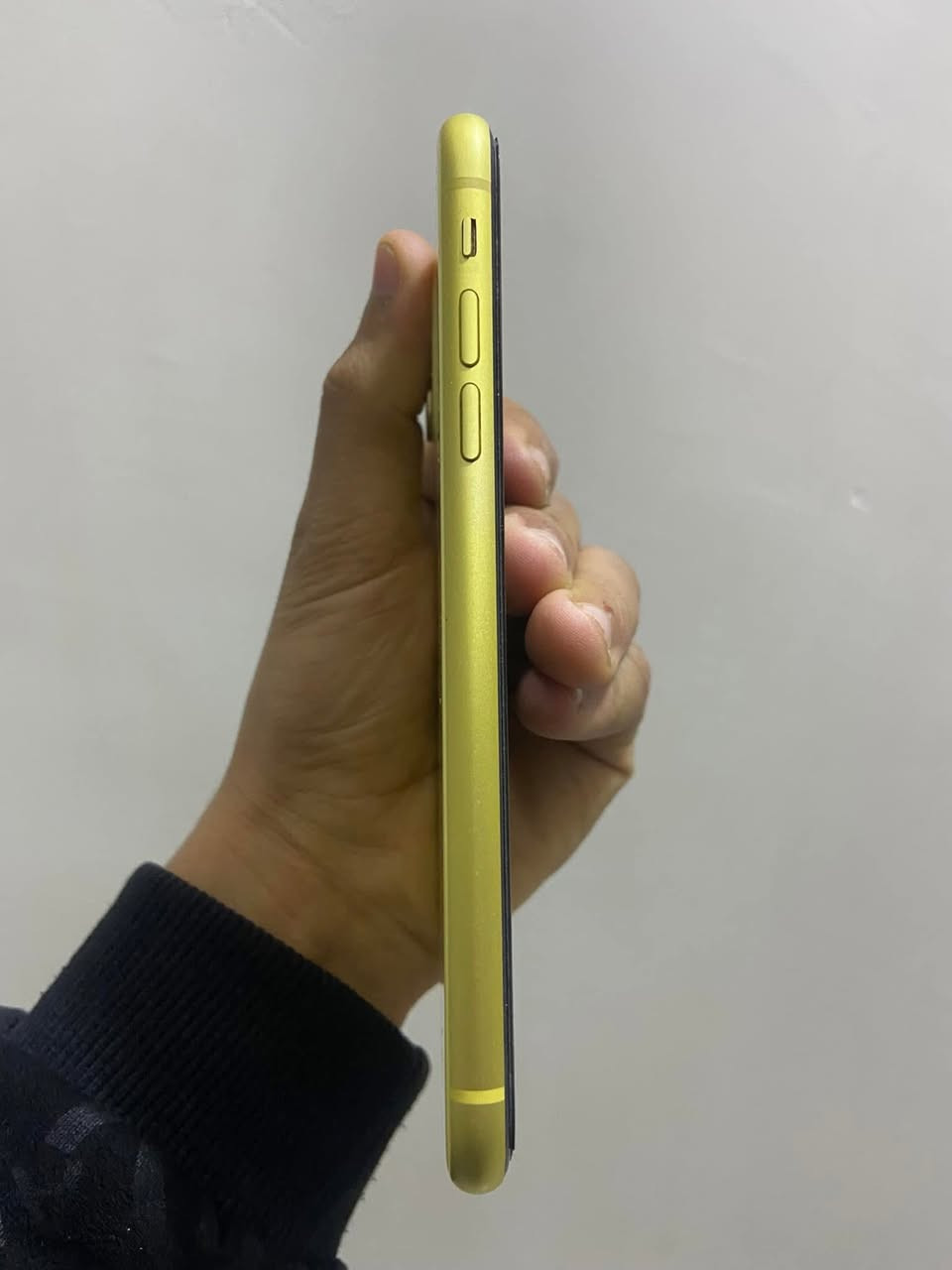 سلام عليكم من رخصه الادمن
*ايفون 11عادي ضمان ماستررر
*ذاكره 128
*نموذجM شرق اوسط
*كل ملحقاته متوفره 
*التلفون شخط مابي يخبل نضافه100‎%‎
*التلفون مكفول وتر بروف فحص حاسبه اي شي يعجبك
*سعره/215 💸الف وبيه مجال قليل 
مكان/مدينة الصدر الاورفلي📍

الهاتف/***********☎️
