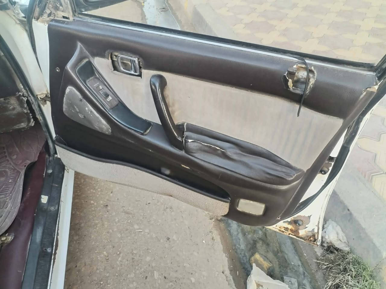 السلام عليكم
ملاحظة ///مكلف بالنشر

سوبر سيدان موديل 1990 رقم بابل سنويه مجدده لغايه 2030 مكفوله من الضربه والتبديل كير محرك شاصي مكفول كهربائيات كلها شغاله تخم تاير حداديه جديده السعر 45 الشراي يتصل مكانها الديوانية ***********
