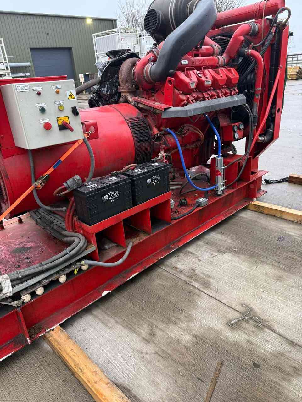 مولدة سكانيا ١٤٣ ٤٠٠كيفي عنوان اربيل صناعة الشمالية واتس اب ***********
