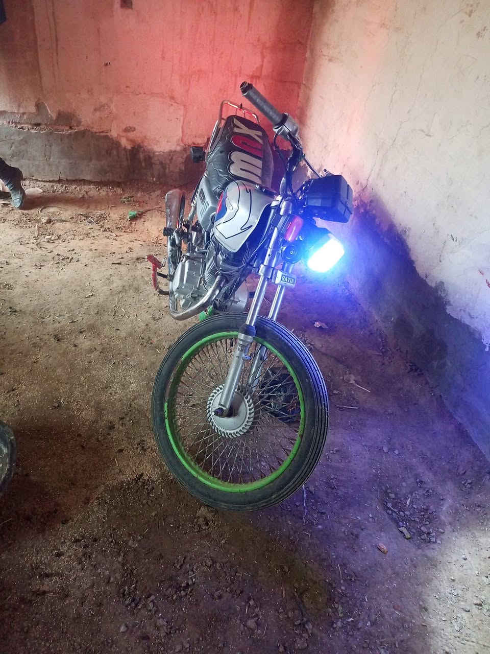 دراجه 21 اوراق كهربائيات شغال دراجه فول ***********
