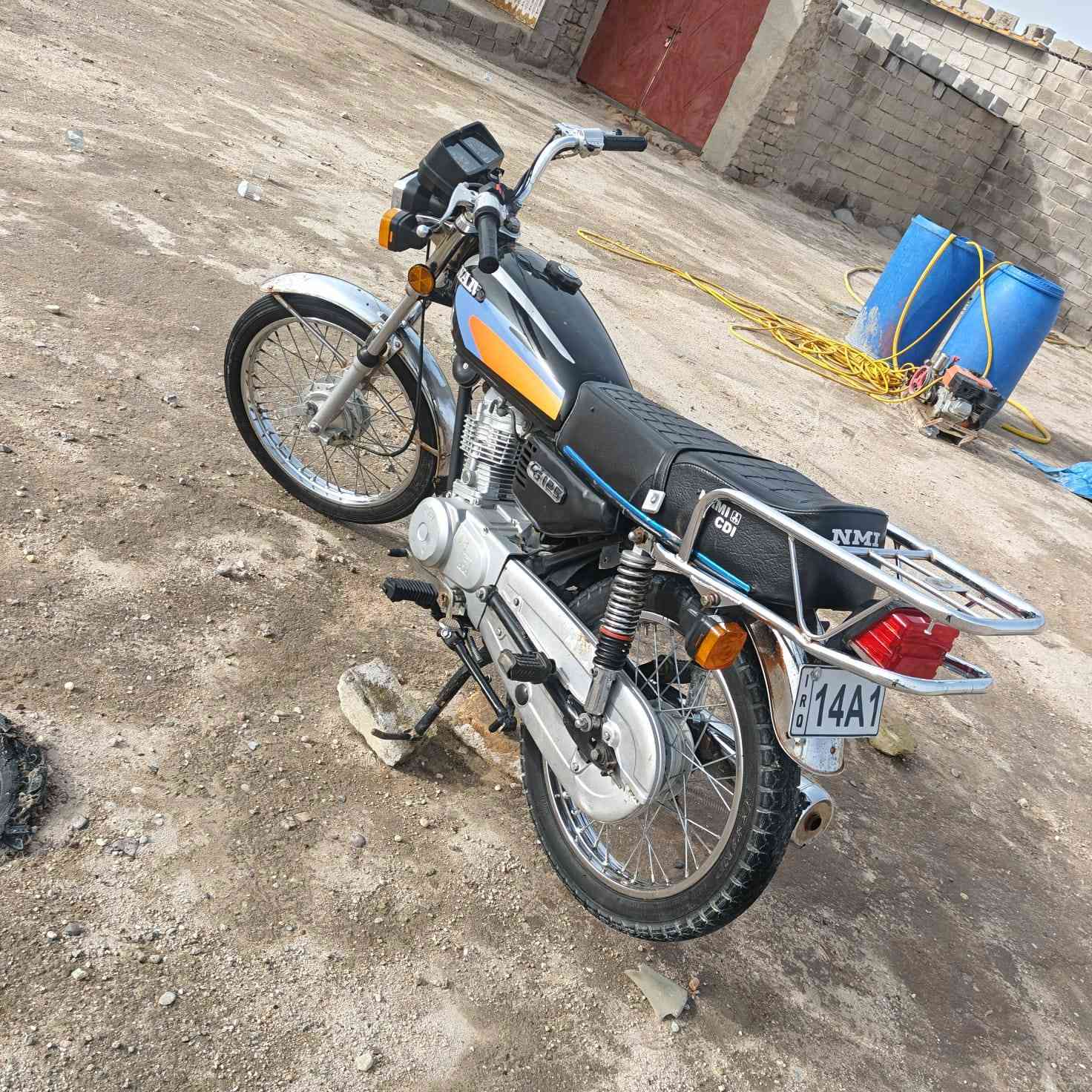 سلام عليكم دراجه ايراني نامه ادوات دراجه مكفوله سرقه دراجه كامله عينه ولايت كلشي شقال بيه اشاير رباعيه هورن صطاب خلفي كلشي شقال دراجه حلوه ومكفوله مال جناي دراجه متعوب عليه يشهد الله 
سعر 575 وبيه مجال 
مكاني بصره سفوان 
توصل ***********
