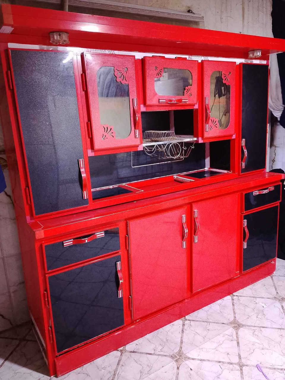 للبيع كاونتر  قطعتين  اخو الجديد 2 متر  مبطن   تفصال  ثقيل  مستخدم  قليل سعر 350  العنوان  بصره     تاميم  للاستفسار *********** البصرة, العراق
