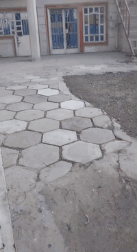 بيت للايجار ٣ غرف نوم وصالة واستقبال ومطبخ وخدمات حمامات عدد٢ كراج يكفي ٢ سيارة حديقة في بداية شارع المدارس رقمي ***********
