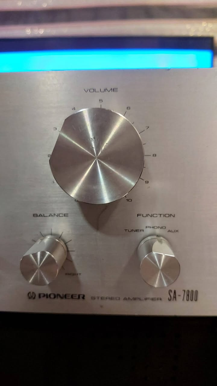جهاز مكسر ٤خطوط
ماركة بيونر جديد ونظيف وشغال ع الفحص التفاصيل في الصور مكاني بغداد الجديدة للتواصل والاستفسار الاتصال على الرقم واتساب 
***********
