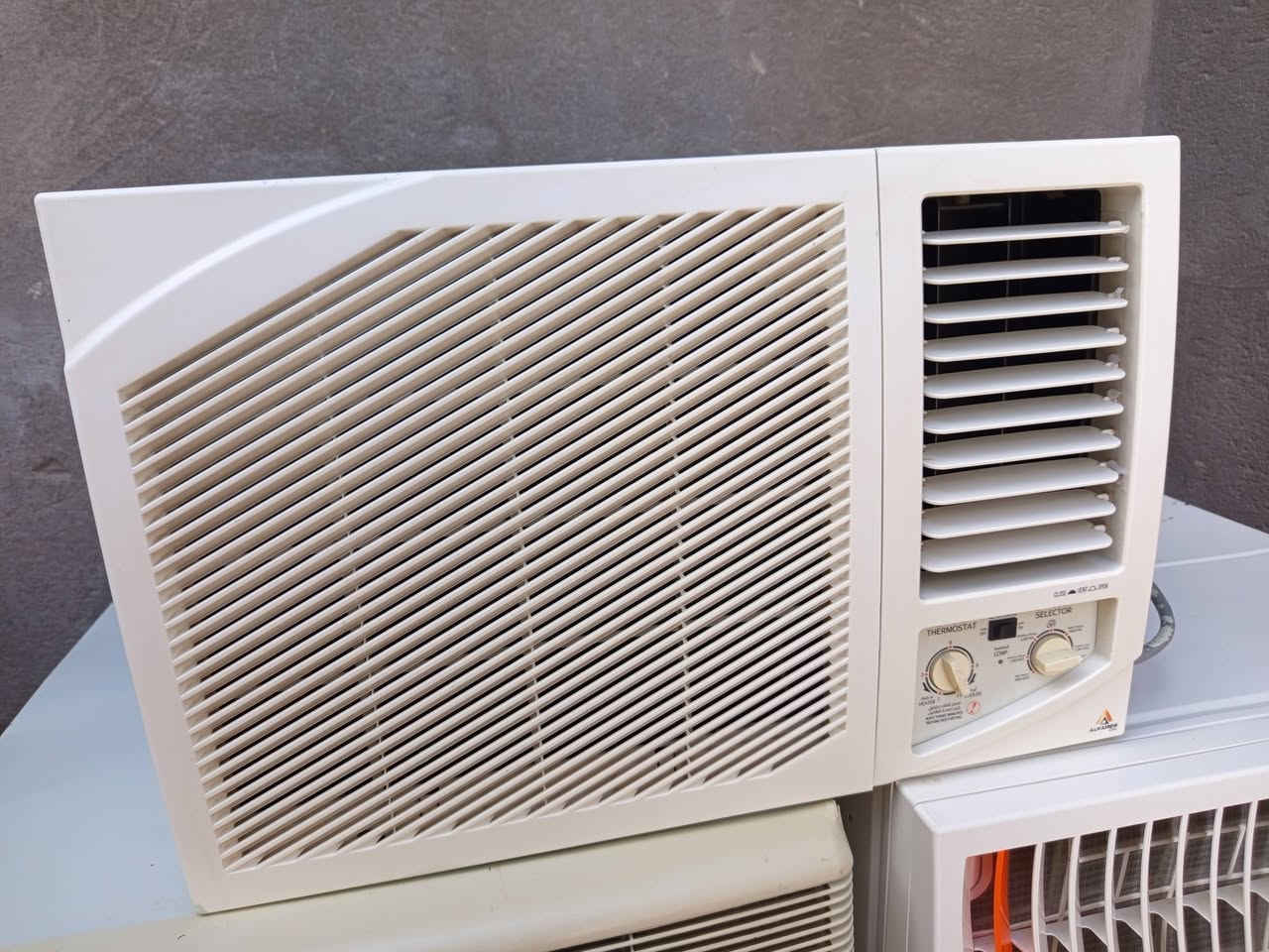 سلام عليكم مكيفات عدد 3 للبيع طن ونص جدد كارتون شغالات شرط تبريد ثلج
بلاديات برغي ما مفتوح بيهن غاز شركه كلهن الشراي يتصل ويدلل *********** عنوان ناصريه سوك شيوخ
