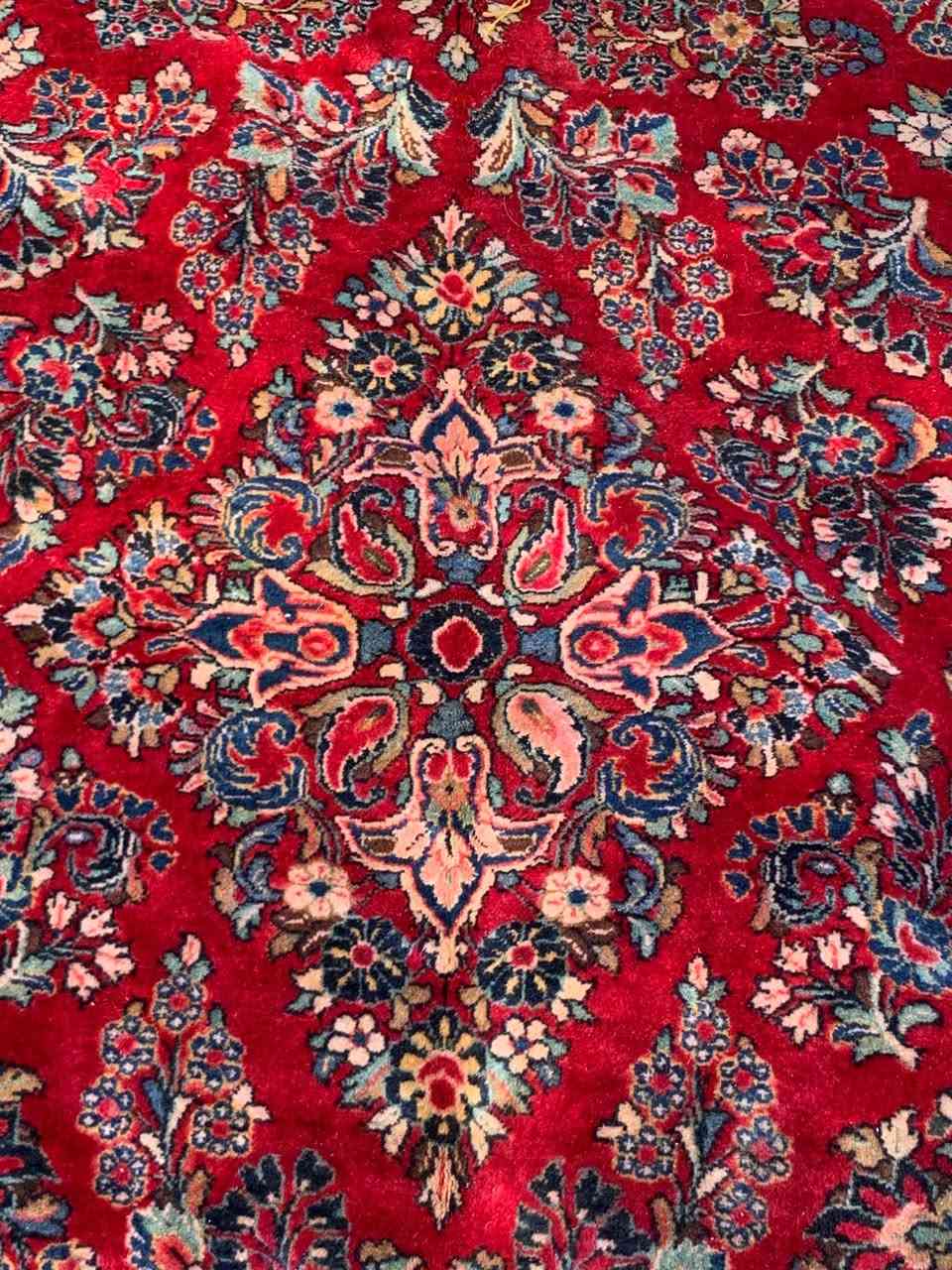 Antique Sarouk  size 10 ' 8" x 10 ' 4"
over 100 years old, well kept Tampa, FL


**إذا كنت صاحب هذا الإعلان وتريد حذفه لأي سبب، رجاءا أرسل رسالة إلى الدعم الفني**