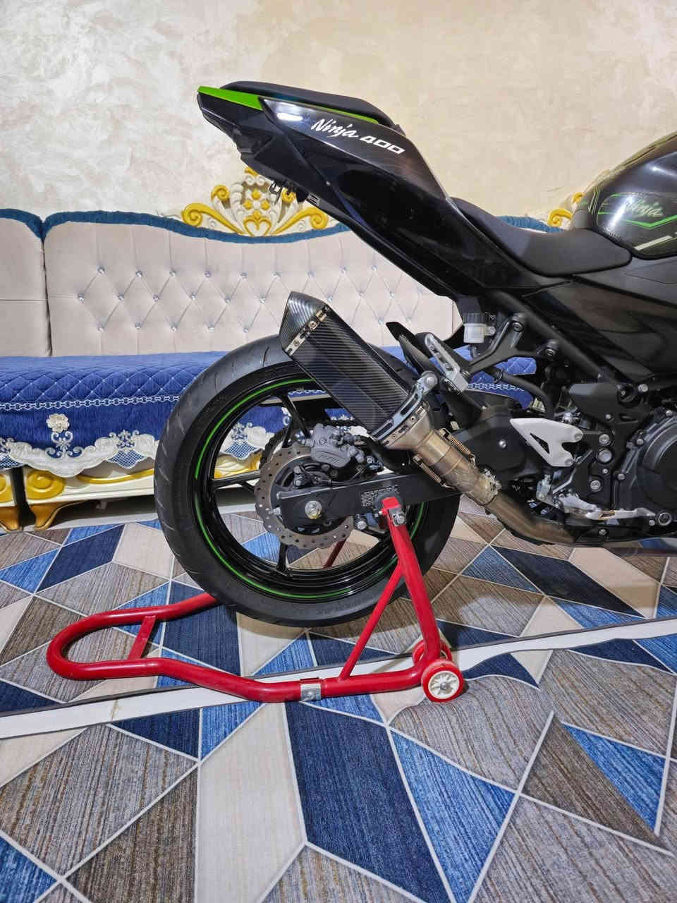 كاوسكي نينجا موديل 23 حجم المحرك 400cc نظام ABS
ونظام أيكو وسبورت مكفوله كفاله عامه ماشيه ١٢ الف وقابل للزيادة بدون أوراق ولارقم السعر 35 ورقه وبيها مجال 
***********
