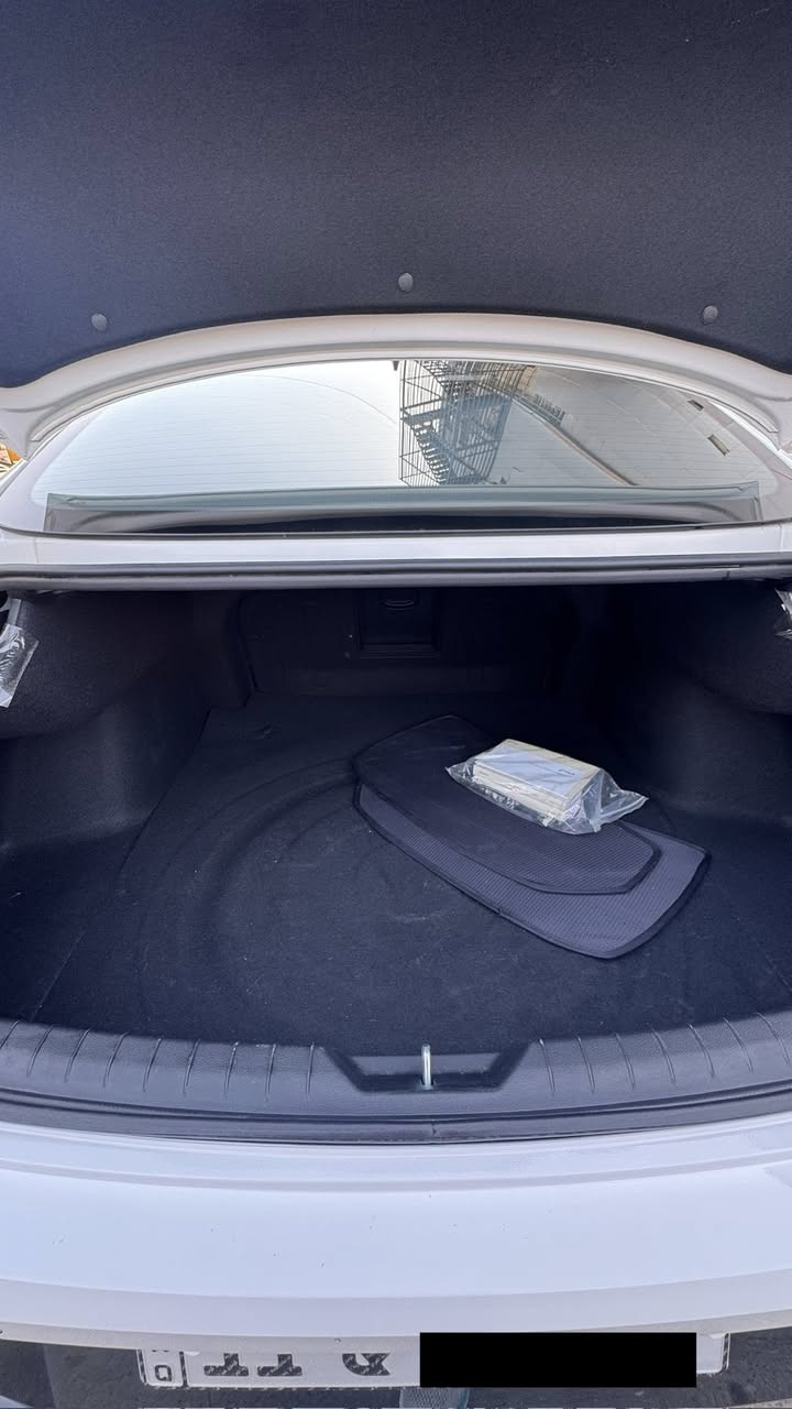 رقمي ***********
السعر 250 وبي مجال
هونداي سوناتا 2024 ( خـليـجـي ) 
كفاله عامه من الدعاميه للدعاميه 
الموديل: 2024
الوارد: خليجي وكاله شركة الاولى
المشي: 16 الف كم فقط
الرقم: بغداد / حرّة باسمي 
التحويل: ثاني يوم
الموقع: البصره التنومه كردلان
السعر :250
المحرك والأداء:
محرك 4 سلندر سعة 2.5 لتر
ناقل حركة أوتوماتيك
القوة: 191 حصان
العزم: 245 نيوتن/متر
نظام الدفع: أمامي FWD
أوضاع قيادة متعددة (Drive Mode)
التجهيزات الخارجية:
سقف بانوراما
لايت زينون مع LED متصل
بك لايت LED متصل
مرايا جانبية مع إشارة
مرايا قابلة للطي كهرباء
قبضات أبواب ألمنيوم
جنوط قياس 18
إطارات 235/45R18
4 دسك فرامل
حساسات ضغط الإطارات
حساسات أمامية وخلفية
كاميرا دوّارة
أريل نفكيتر
التجهيزات الداخلية والتقنية:
تشغيل بصمة + تشغيل عن بعد
دخول ذكي
شاشة ديجيتال متصلة
شاشة تدعم Apple CarPlay
شاحن هاتف لاسلكي
بلوتوث وأوامر صوتية
مثبت سرعة
شفتات مقود
مقود جلد بخياطة
إضاءة داخلية LED
فحص نظام السيارة
مراية وسطية أوتو دِم
تطعيم دواخل ألمنيوم
الراحة والأمان:
هاند بريك كهرباء
Auto Hold
ABS
نظام مانع الانزلاق
عدد 2 Airbag
ISOFIX لمقاعد الأطفال
مكيف مناخين منفصلين
تبريد قطعتين
مقاعد جلد لون قرميدي
حركة المقاعد الأمامية كهرباء
سعة 5 ركاب
الضمان والحالة:
ضمان شركة الاولى 3 سنوات أو 60,000 كم
السيارة مكفولة كفالة عامة لا صبغ لا بارد
