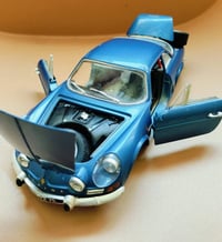 رينو A110 • ماكيت ١:١٨ • تفاصيل تفتح