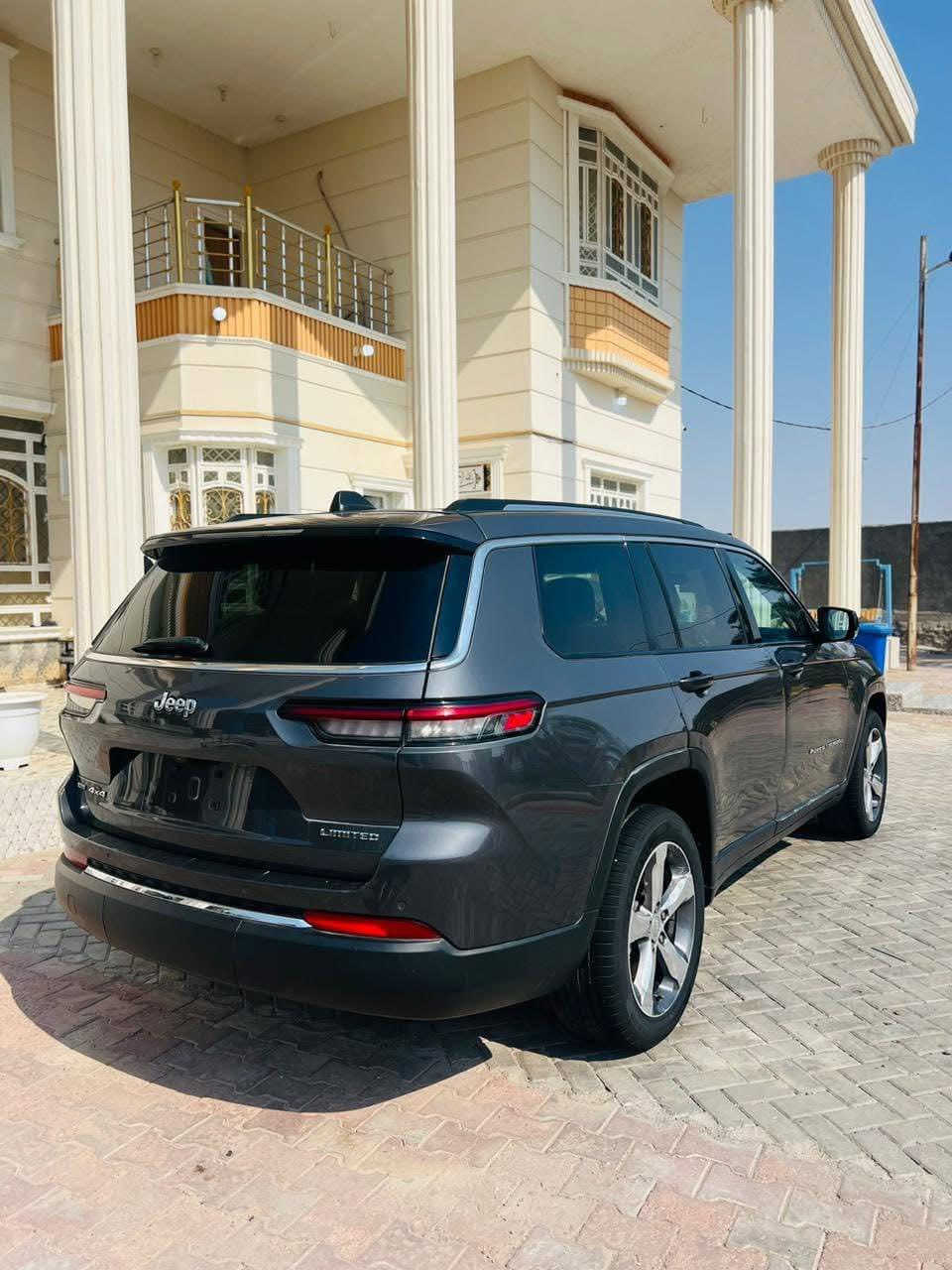 جيب كراند شيروكي فول مواصفات ١/١ موديل 2021 
فئة L ماشيه 16  الف فقط رقم بغداد دولي 
 حره بأسمي بيها باب وجاملغ تبديل 
حته سونارها عندي  للبيع او مراوس بتاهو 
كشنات Vip منفصل 
فور ويل 
السعر عند الاتصال على الرقم ***********
