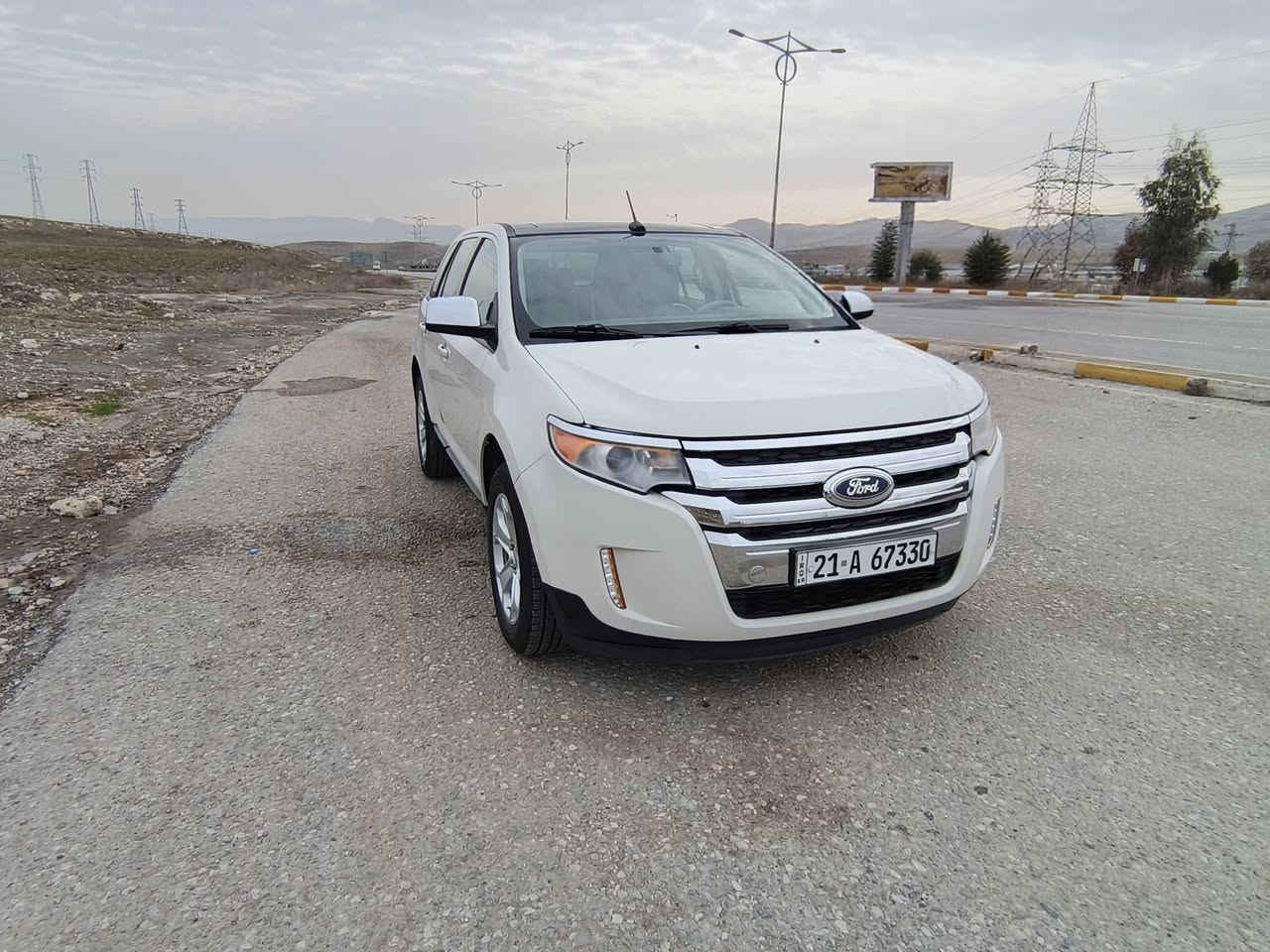 ‎فۆرد ئیدج 2013
‎شەریکەی نیڤا خلیجی
‎پانۆراما
‎دەبڵ ئەکسل
‎شاشەگەورە
‎کوشن جلد - هیتەر - کارەبایی
‎کۆدی دەرگا
‎شەش بستۆن v6
‎ناوکرێمی
کامێرا و حاسە
‎بەناوی خۆمەوەیە
200 هەزار km ڕۆیشتوە
مەکینە و گێڕ و دەبڵ ئەکسل و کارەبایی بەشەرت
‎سەنەوی و ژینگە و ڕێگەوبانی تازەیە
‎یەک چەمەلغی پێشەوە سەکن بۆیاخە بێ ناوگرتن
***********
