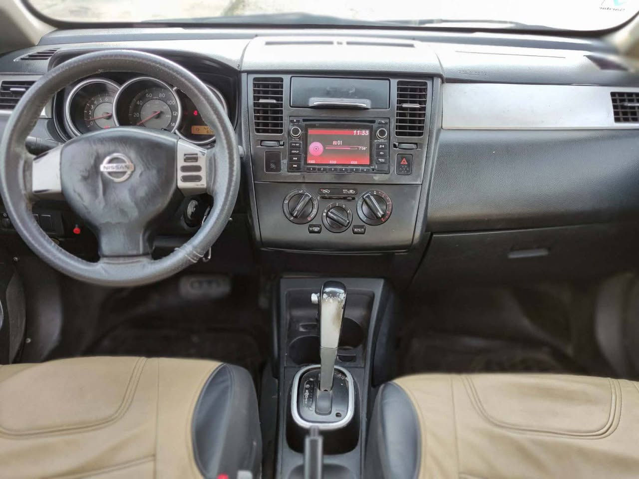 نیسان ڤێرسا 2009تۆماتیک ساق ساق
موسوبڕاوەی بەشەرت بەشەرتی ئەوەی ماڵی کەس نەبێت
گێڕو مەکینەوتەقەوڕەقەو تەبریدتوو ساردوو گەرم بەشەرت
  چوار تایەی تازەی لتەژێرای ماڵی دۆستە 
بێدەعمو لێدراویە گشت گیانی کەپسە
سعریشی 43گەڵاو مەجالێ کەم گەر موشتەریت تەلەفون بکە
***********///*********** حلبجة, السليمانية
