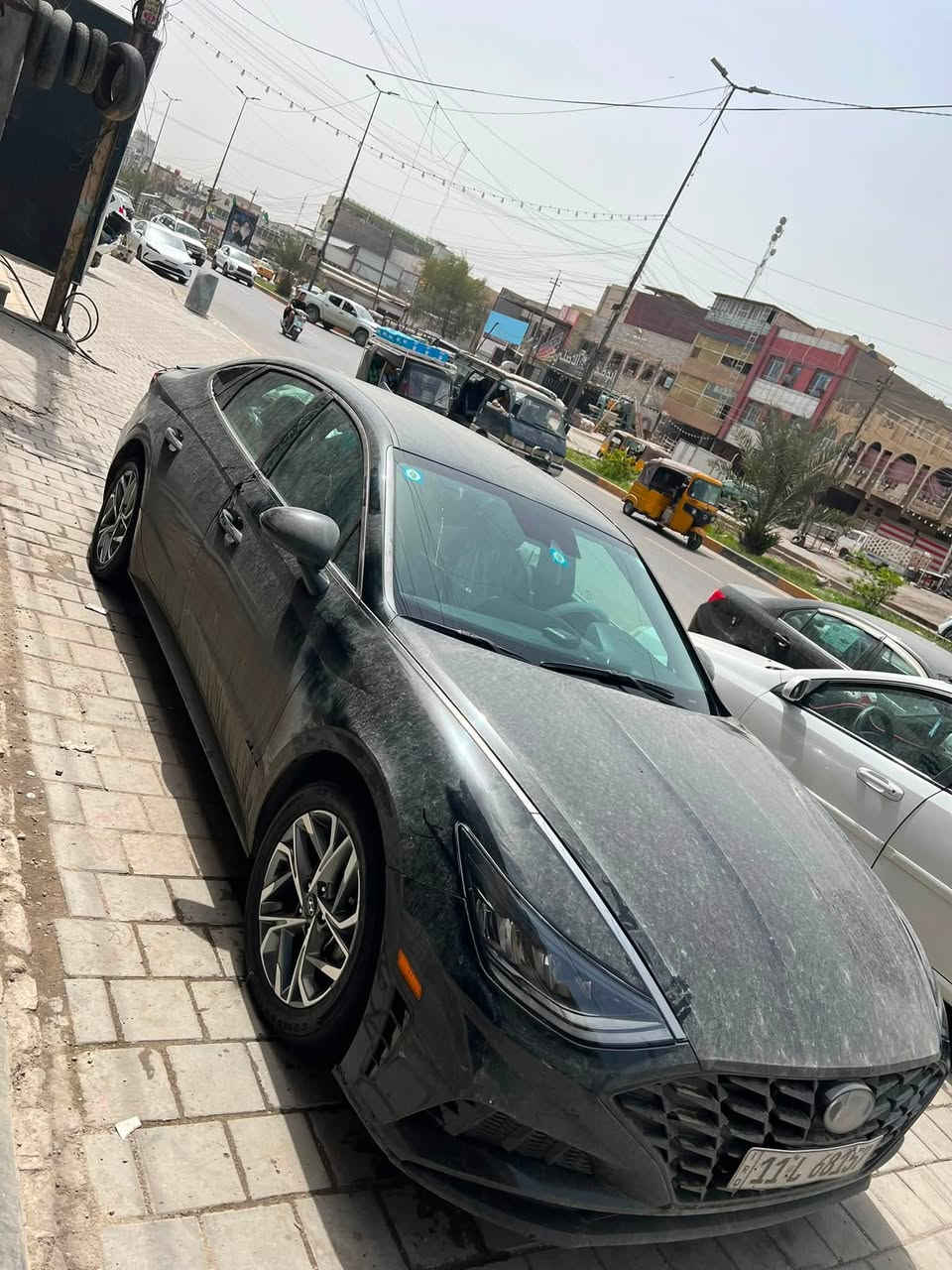 السلام عليكم 

سوناتا  موديل 2023 

محرك 2500 
لسياره دخول جديد  بغداد بسمي
لسياره جديده بلخير عل ياخذه ماشيه 48 ميل
مواصفات 

بصمه ابواب لمس
رادارات امامي وخلفي وجانبي + توقف تلقائي 
 
اشاير بلمري + نقطه عمياء في المري

شاشه الحجم الكبير انج + تحكم عام عله السياره

كشن السايق حساس  

حساسات اماميه وخلفيه

نقاط عمياء عند تغير المسار

حساسات با لابواب للتنبيه عند فتح الباب وسياره قادمه من الخلف
 

اربع وضعيات القياده 

نضام المحافضه عله المسار 

شاحن واير ليس لاسلكي 

منافذ للشحن اماميه

تبريد منفصل للراكب ولسائق

دخول ذكي واناره ترحيب

قفل ذاتي عند الابتعاد

فتح الصندوك الخلفي عند الاقتراب

تشغيل عن بعد

اناره led امامة

بك لايت خلفي led

نضام Auto Hold
يعني بلازدحام تضغط لبريك ضغطه وحده وتشيل رجلك تبقه السياره لازمه بريك الحد ماتضغط عل بانزين يله تمشي

هند بريك بصمه كهرباء

بصمه تشغيل

سستم صوت

مثبت سرعه

تدفئة  كراسي

لسياره حادث امريكا قبق جنطه فقط وبيه بارد قليل  
مكاني بغداد حي اور 
***********

