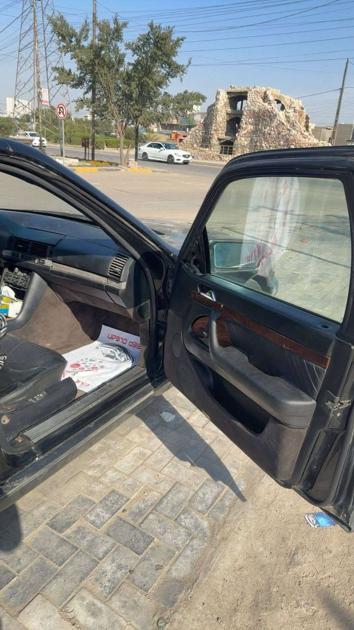 شبح 98 s500 للبيع فقط بلاديه
كير مكينه بلادي جديد لوك 

صدر امامي خلفي جديد 

تبريد ثلاجه 

غراض داخل كلها كامله بس شددد تحتاج كم شغله بسيطه وماعندي فراغ ولا شويه 

رقم بغداد دولي با اسمي تحويل ثاني يوم 

سعر ٦٩ ورقه مجال بسيط حك جيه 

مكاني بغداد الغزاليه شارع المرور ***********
